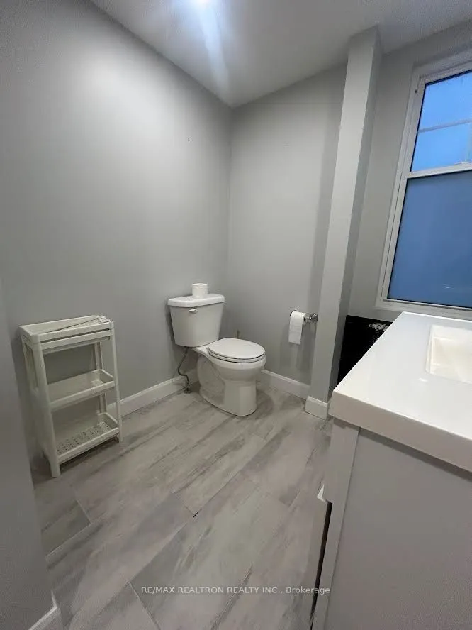 485 Oriole Parkway #Main