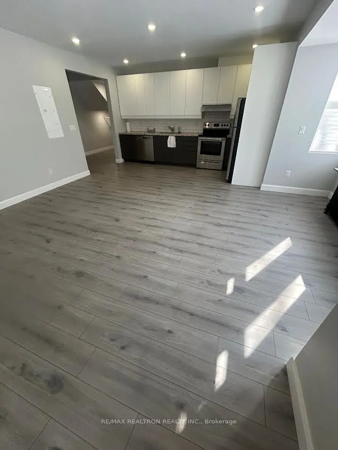 485 Oriole Parkway #Main