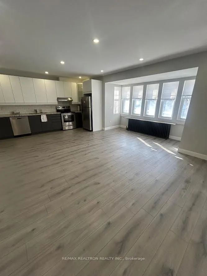 485 Oriole Parkway #Main