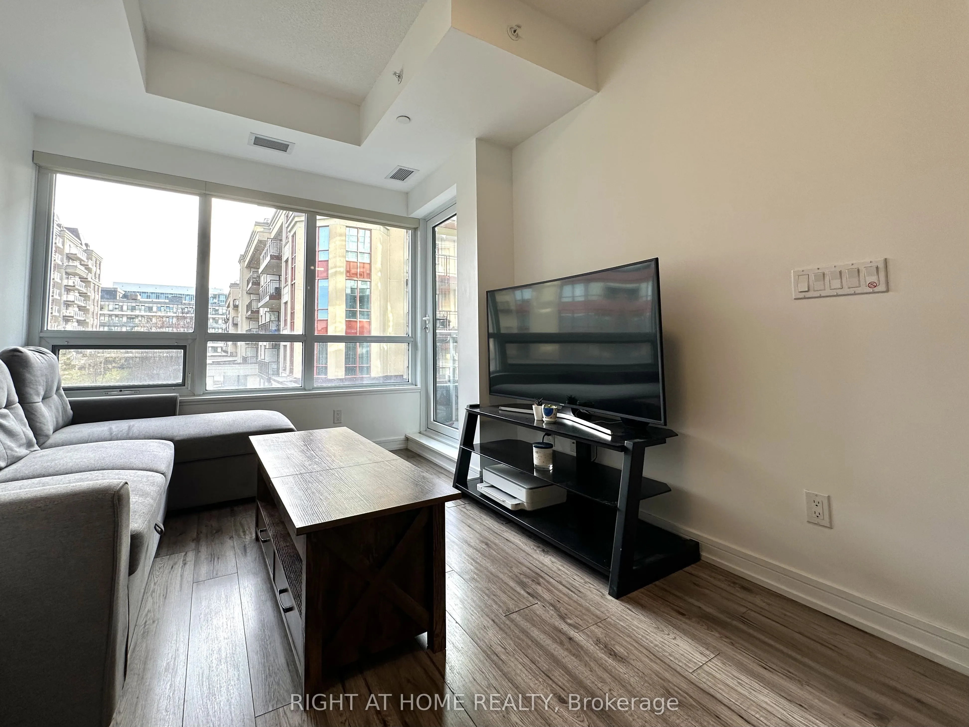 621 Sheppard Avenue E #321