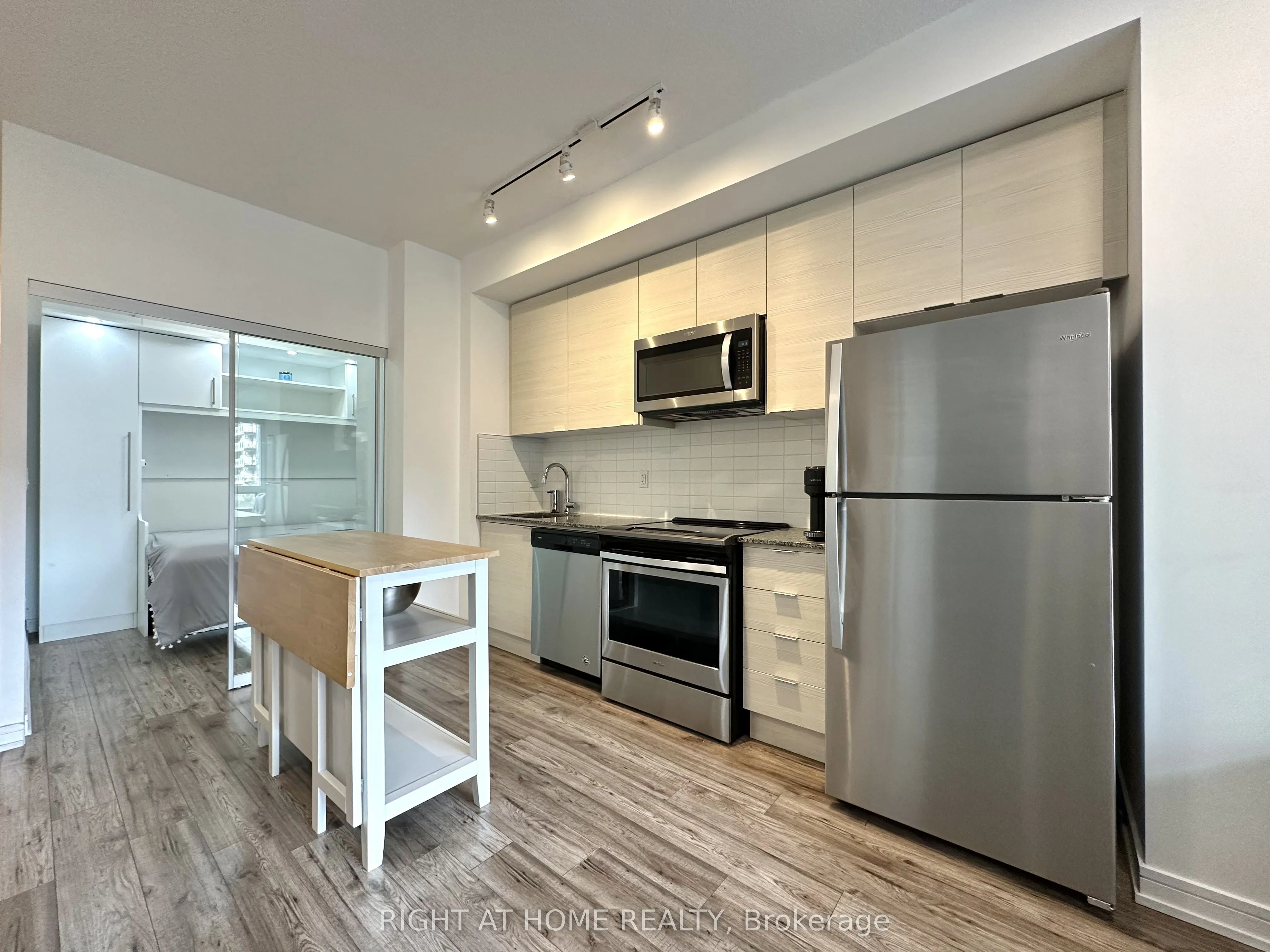 621 Sheppard Avenue E #321
