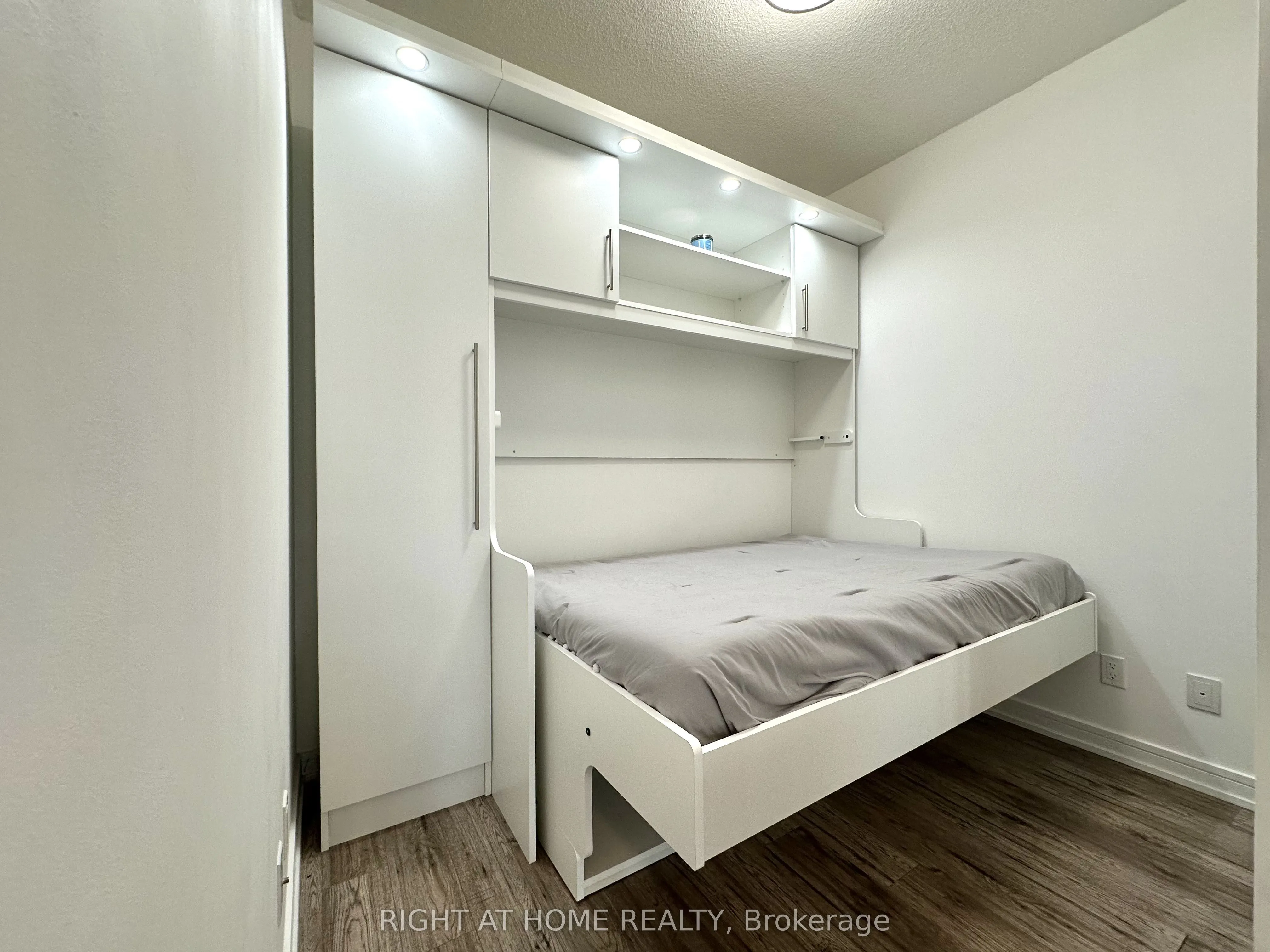 621 Sheppard Avenue E #321
