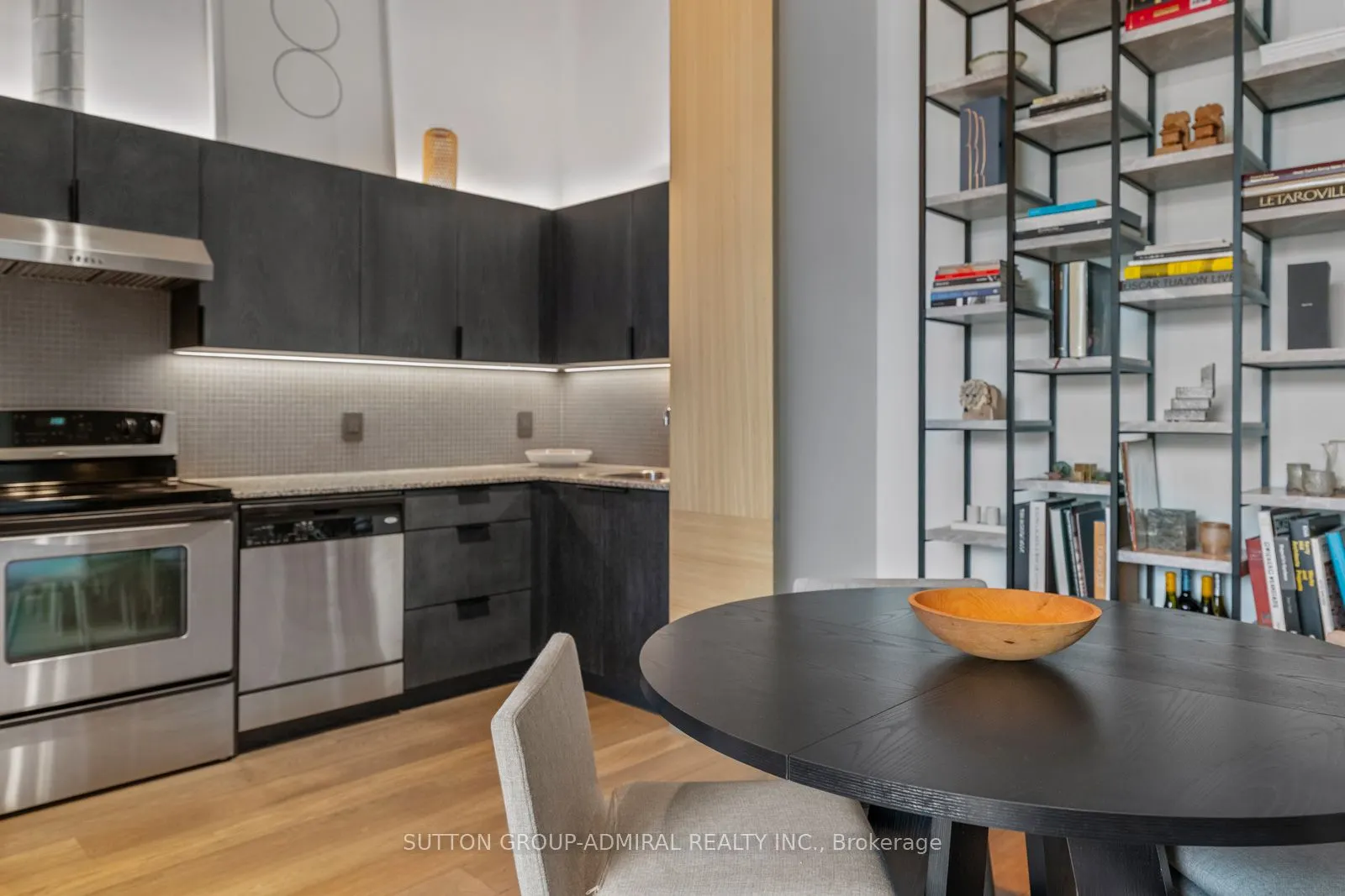 637 Lake Shore Boulevard W #434