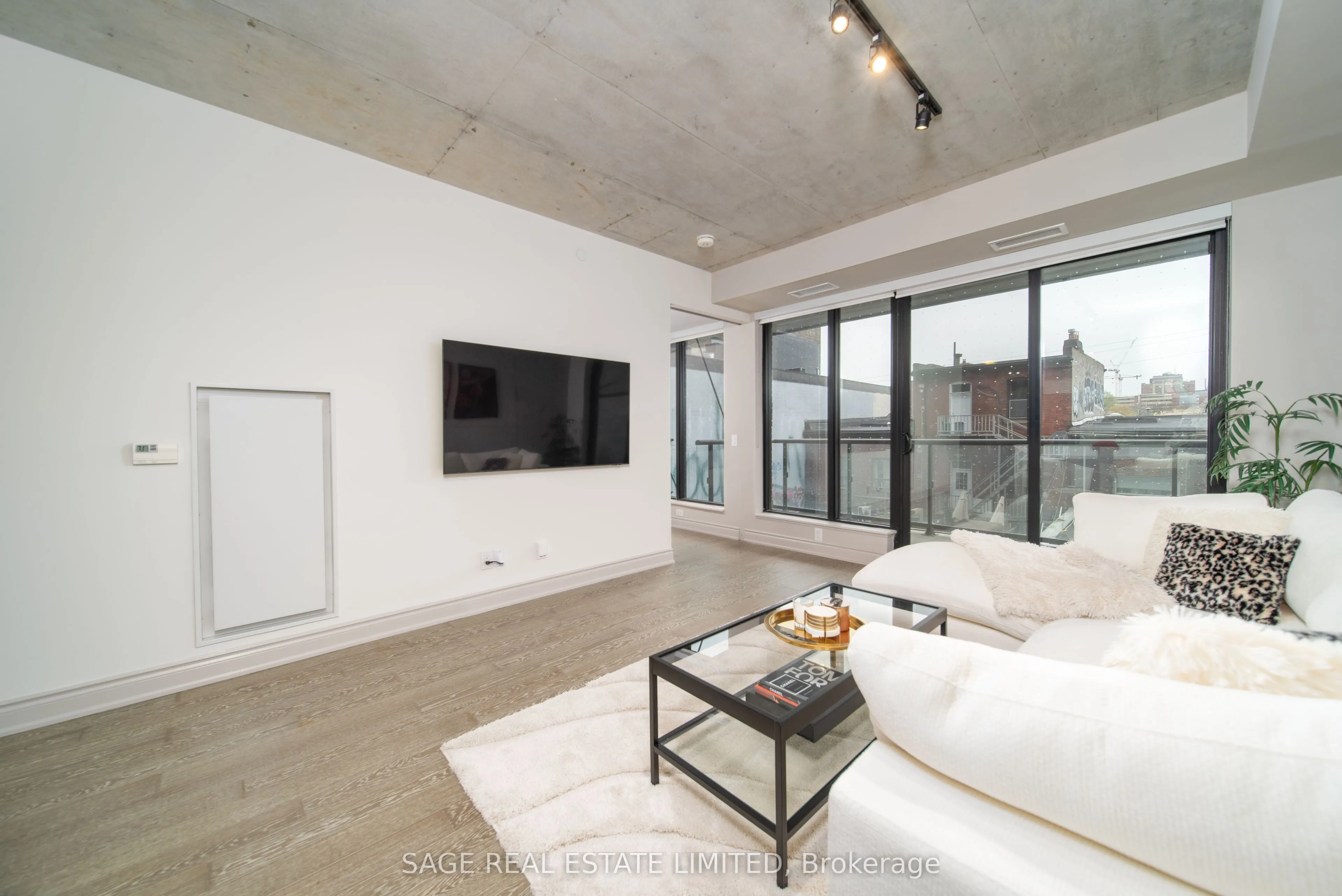 608 RICHMOND Street W #320