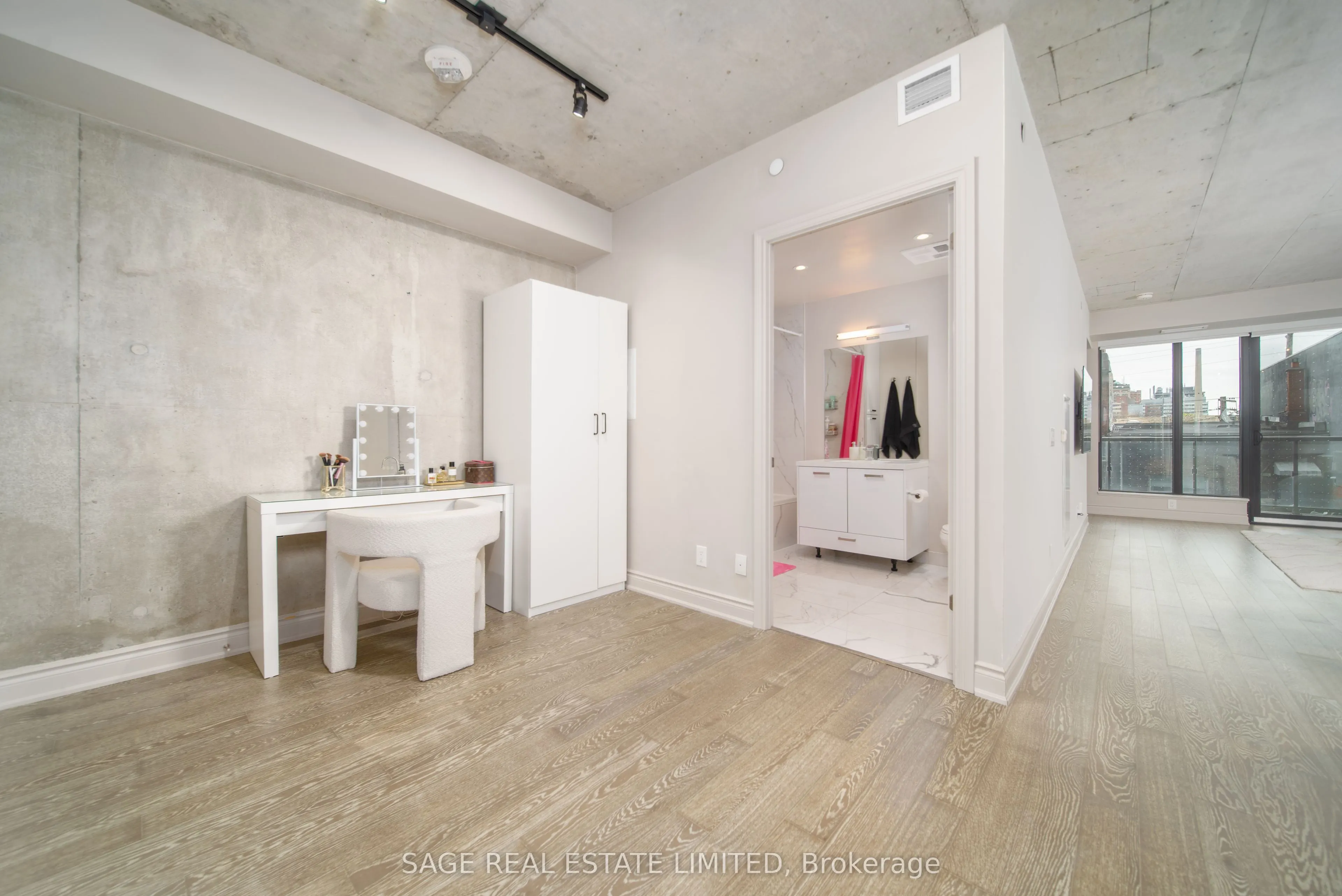 608 RICHMOND Street W #320