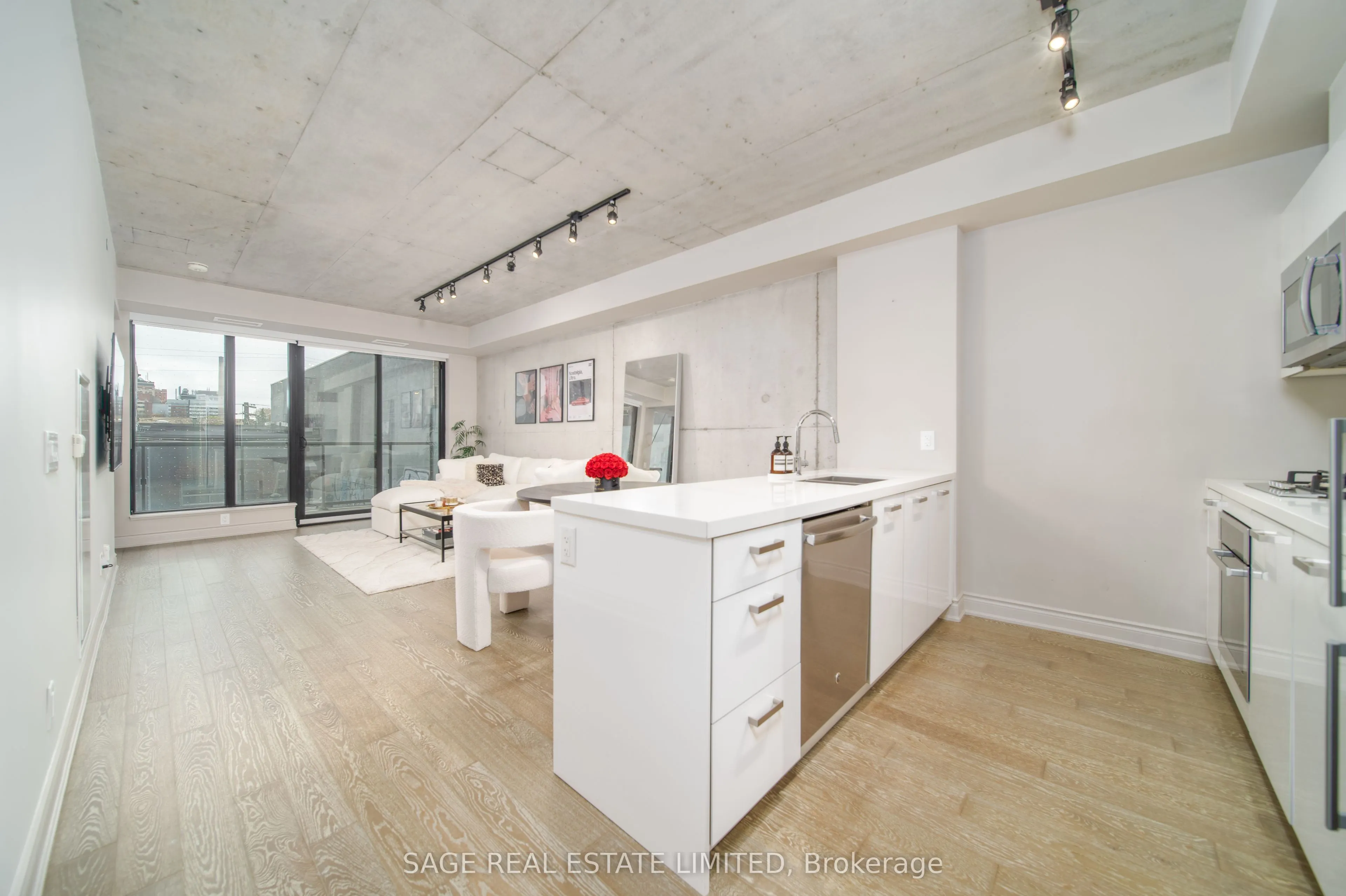 608 RICHMOND Street W #320