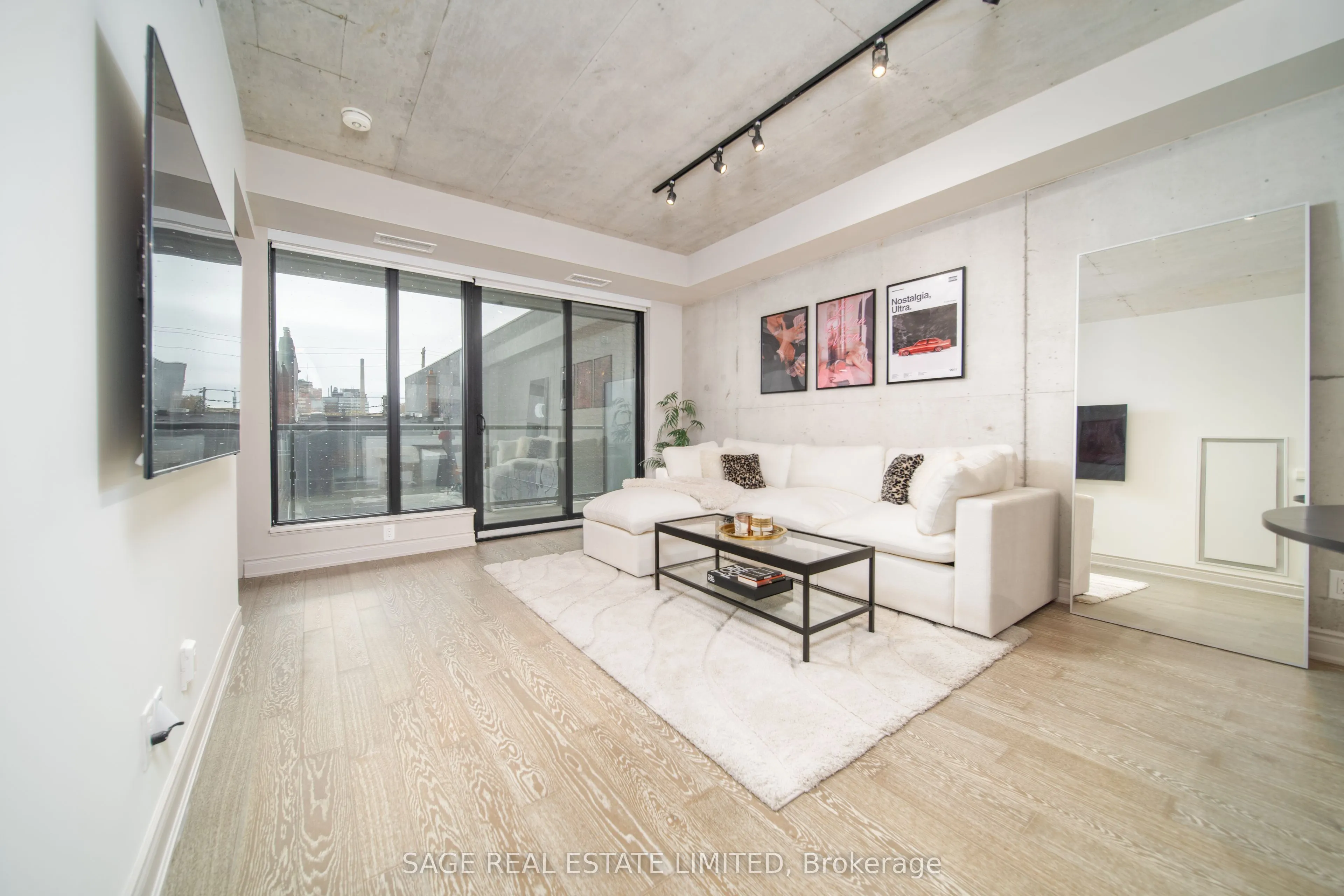 608 RICHMOND Street W #320