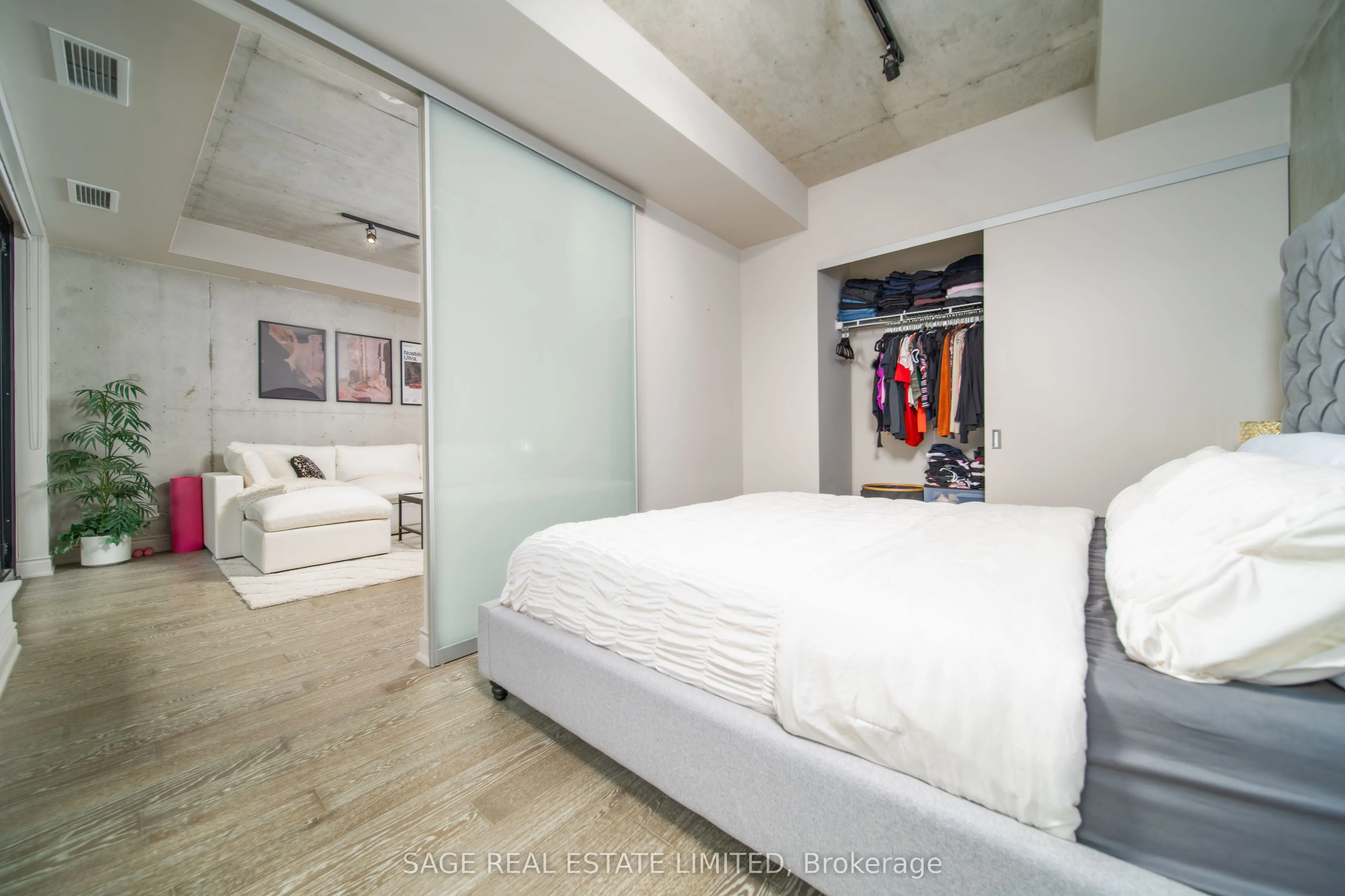 608 RICHMOND Street W #320