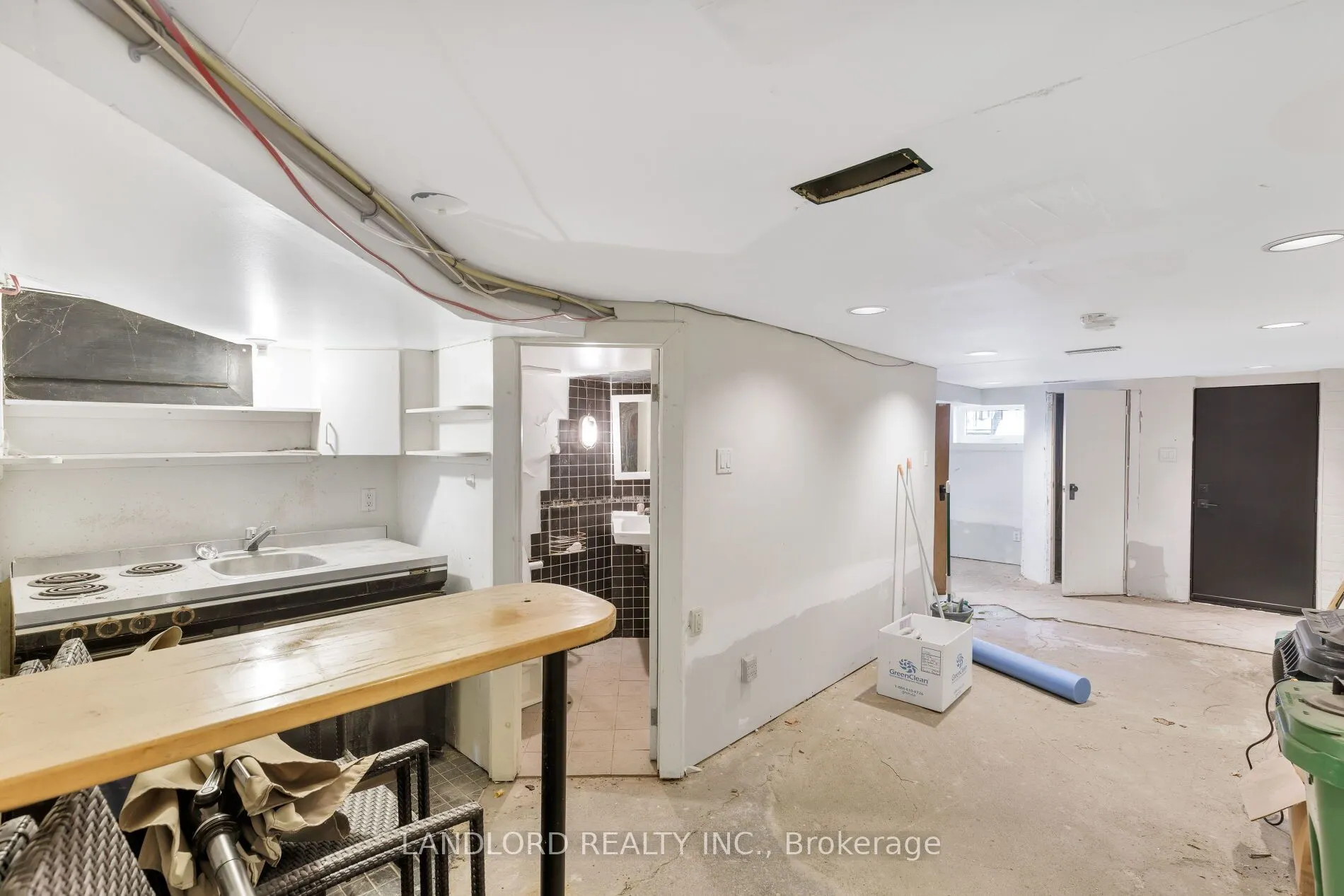107A Scollard Street