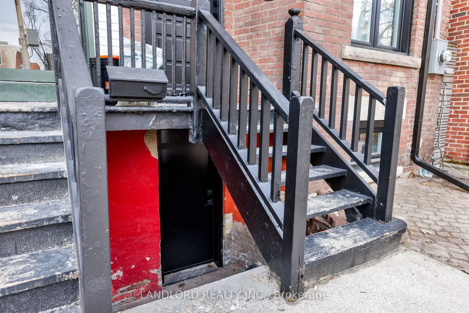 107A Scollard Street