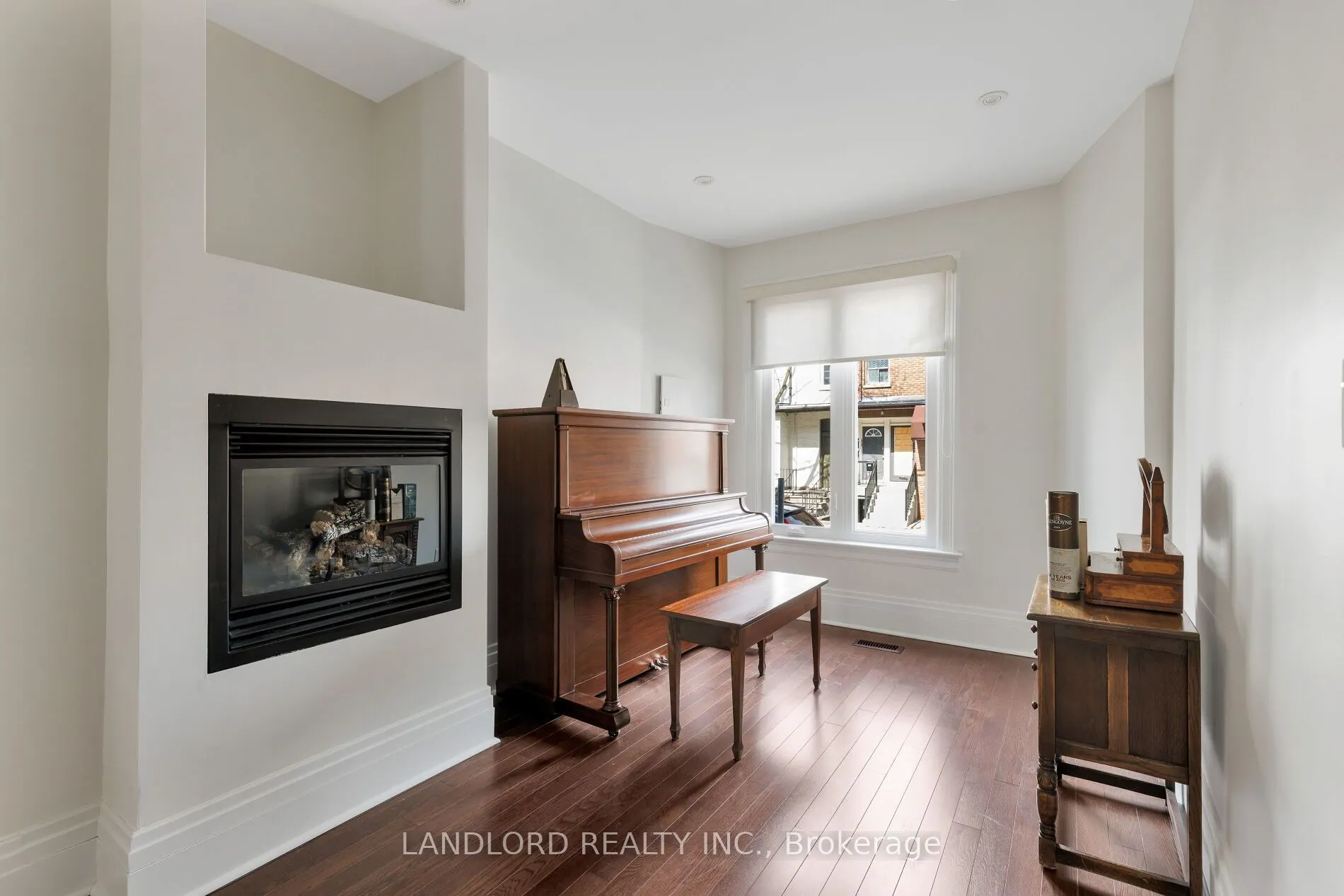 107A Scollard Street