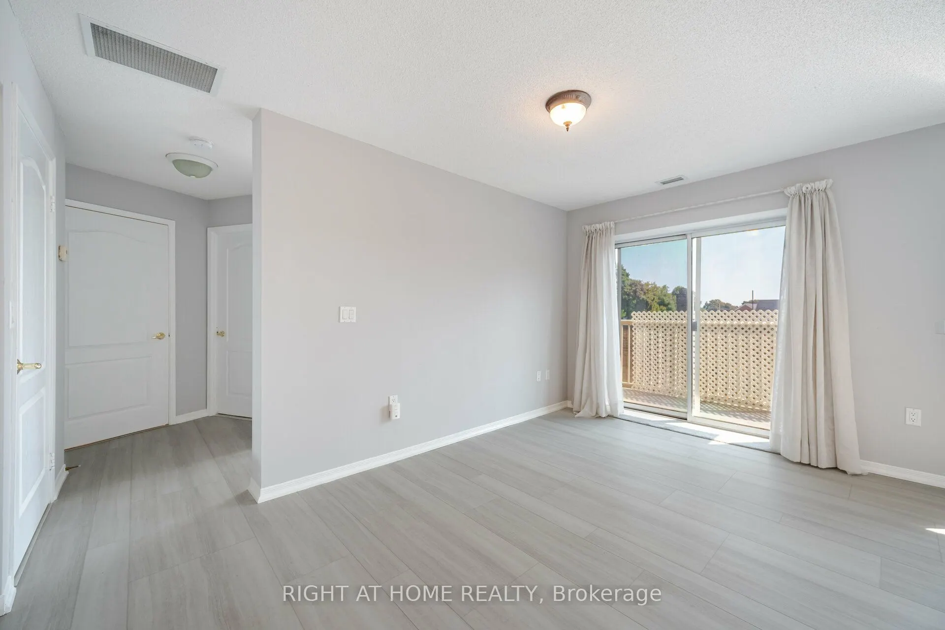 1387 Bayview Avenue #306