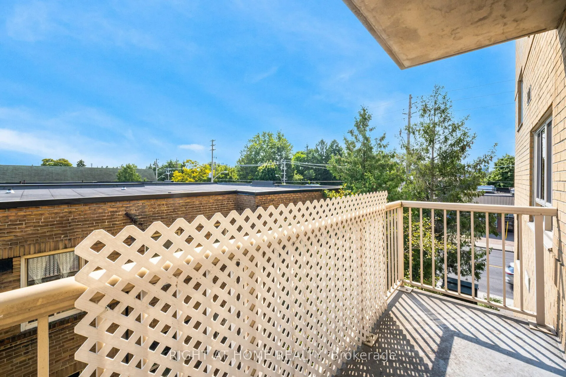 1387 Bayview Avenue #306