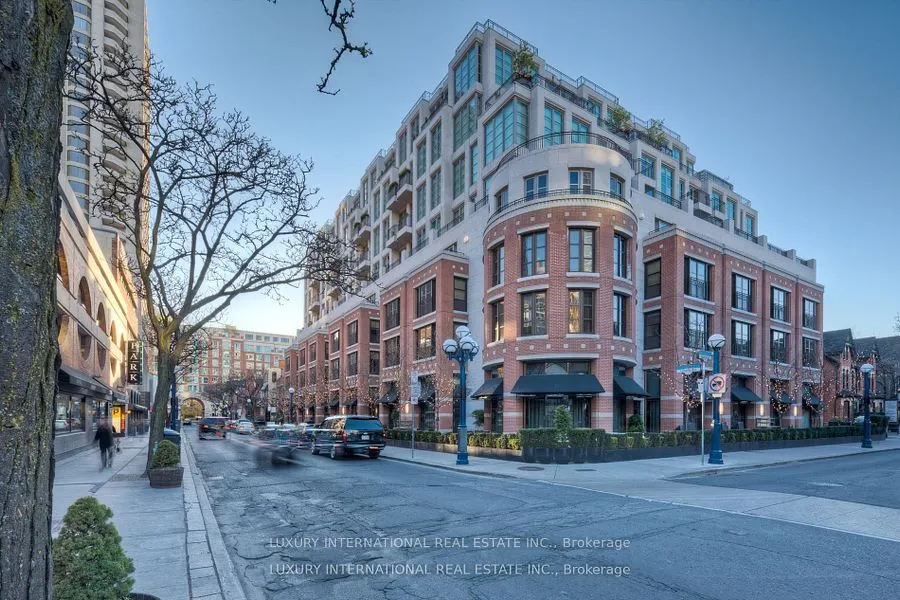 118 Yorkville Avenue #703