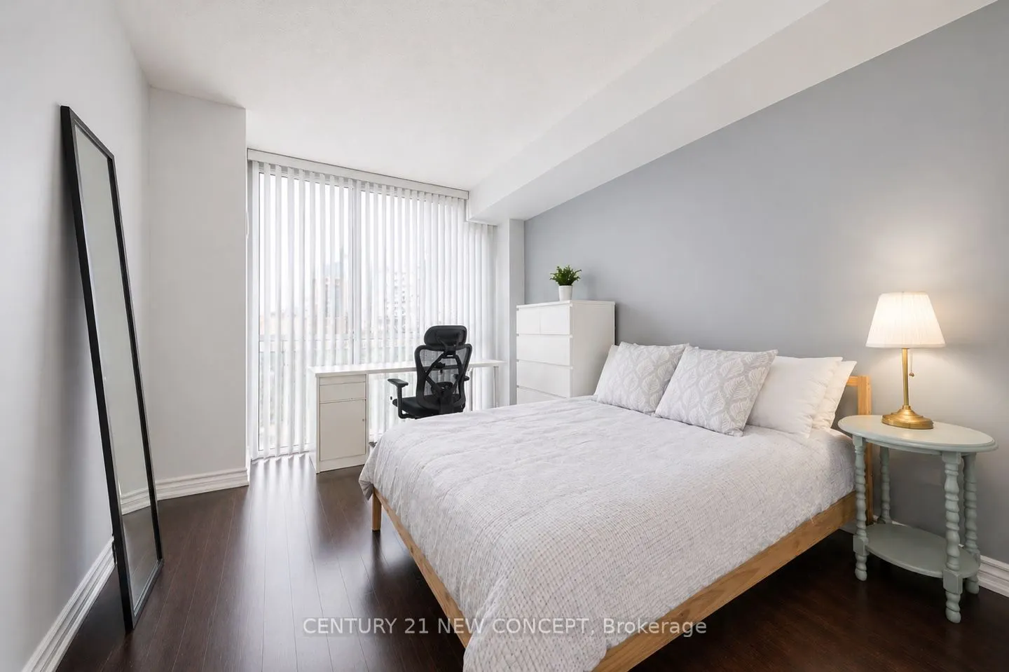 761 Bay Street #404