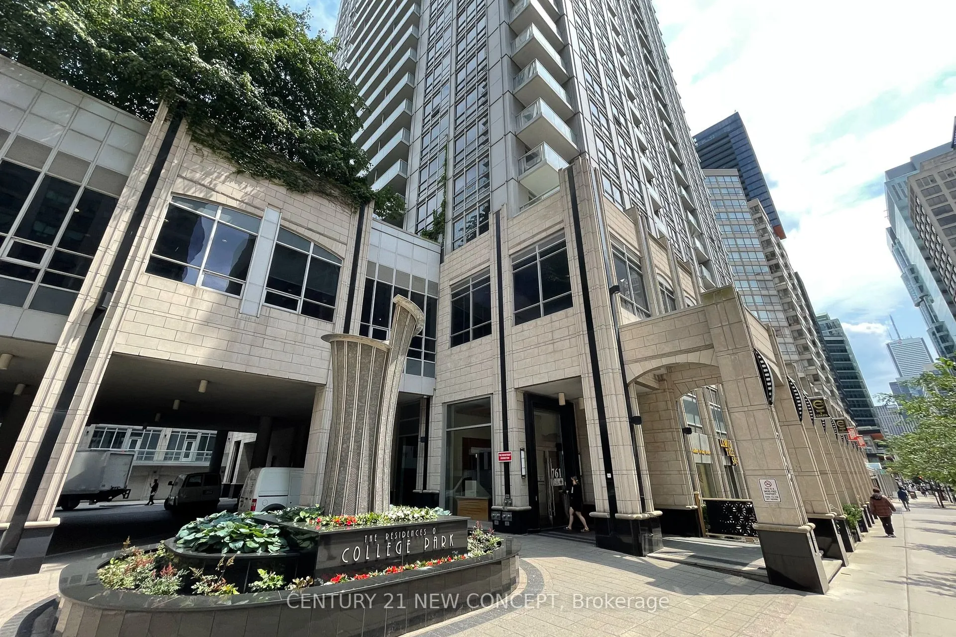 761 Bay Street #404