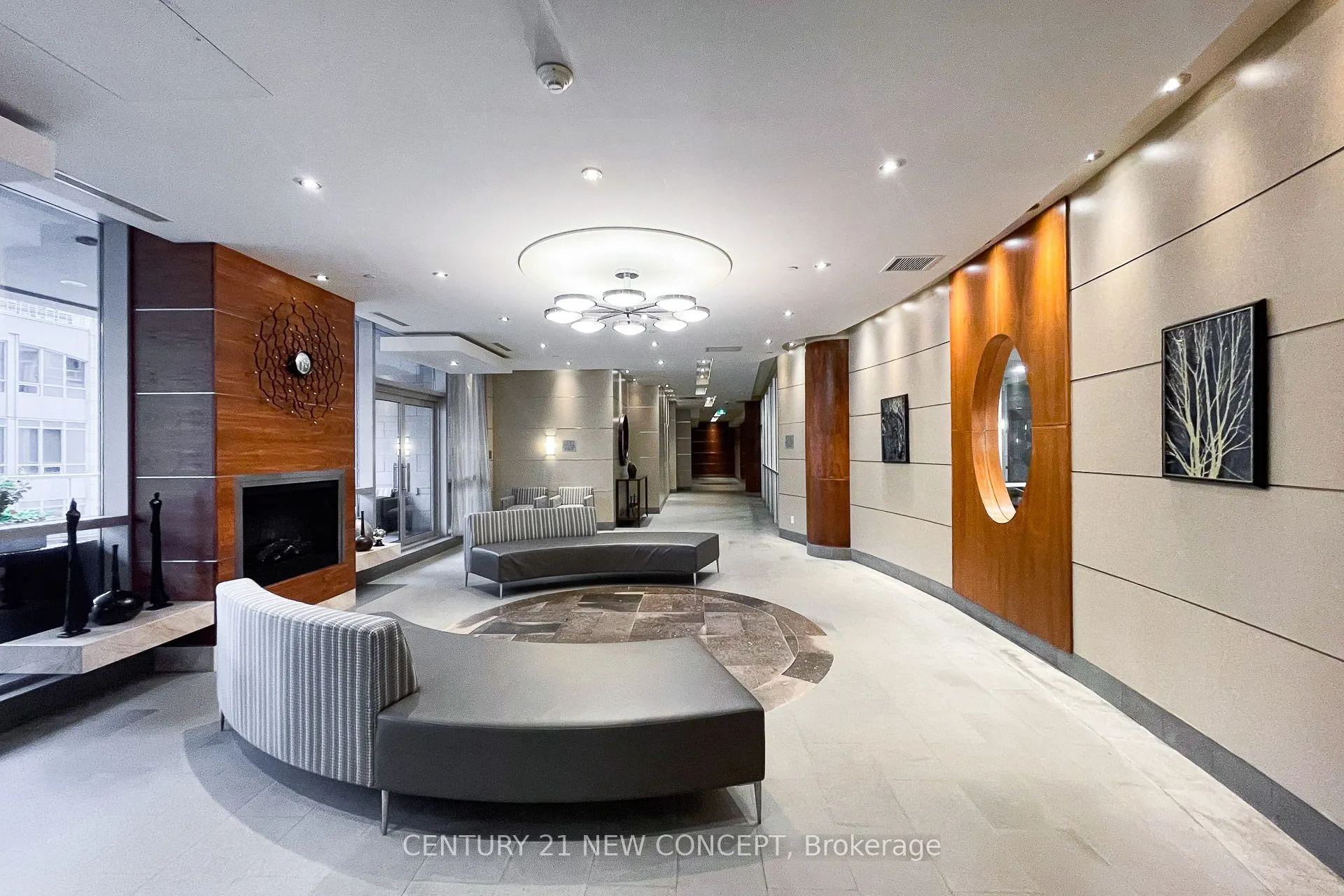 761 Bay Street #404