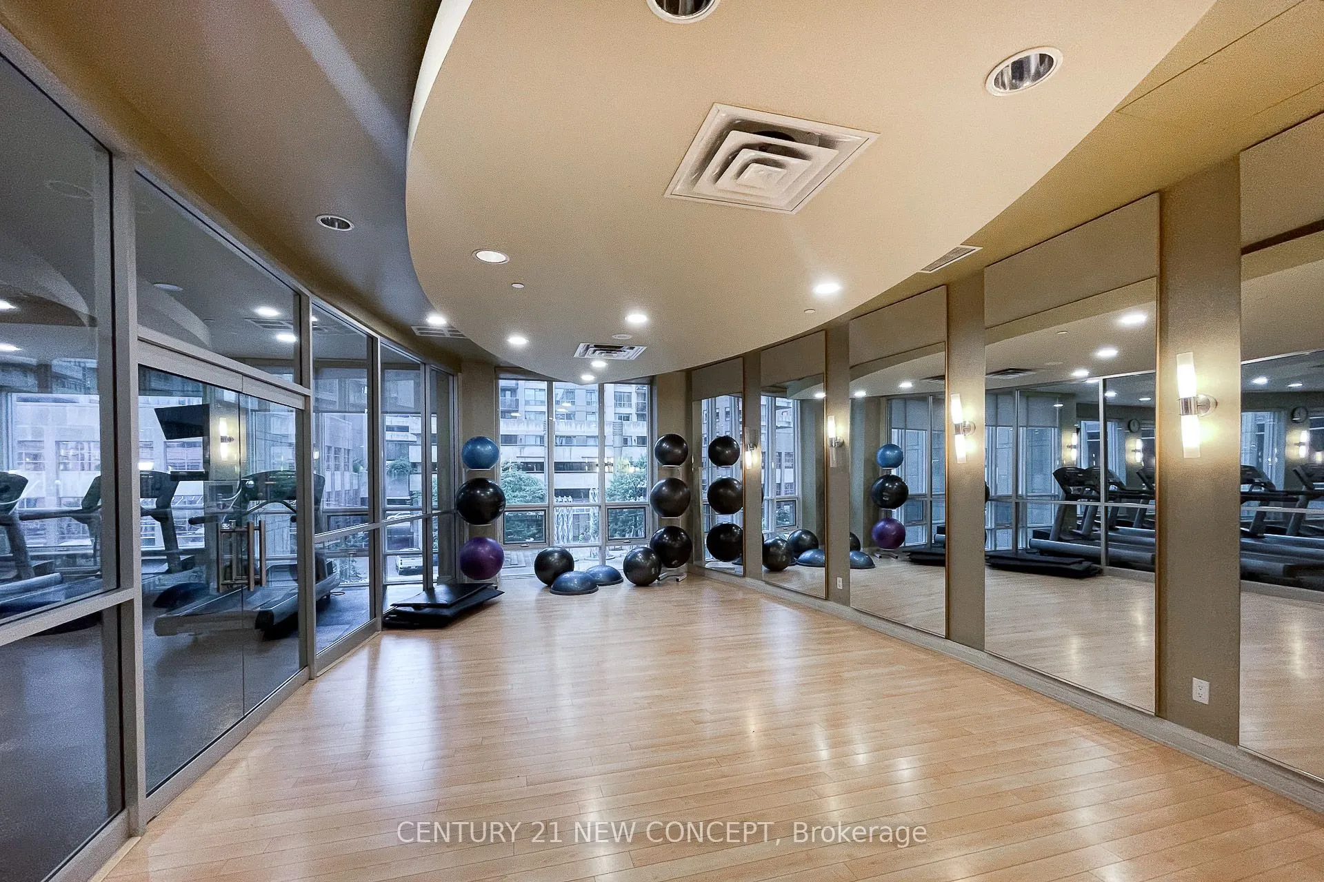 761 Bay Street #404