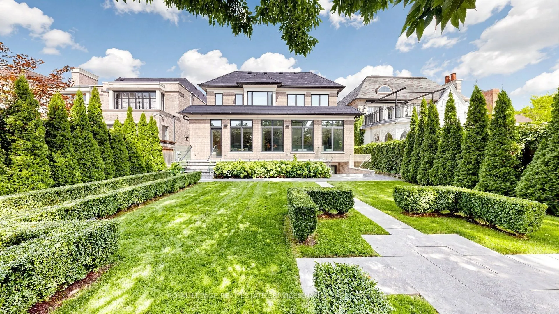 474 Russell Hill Road
