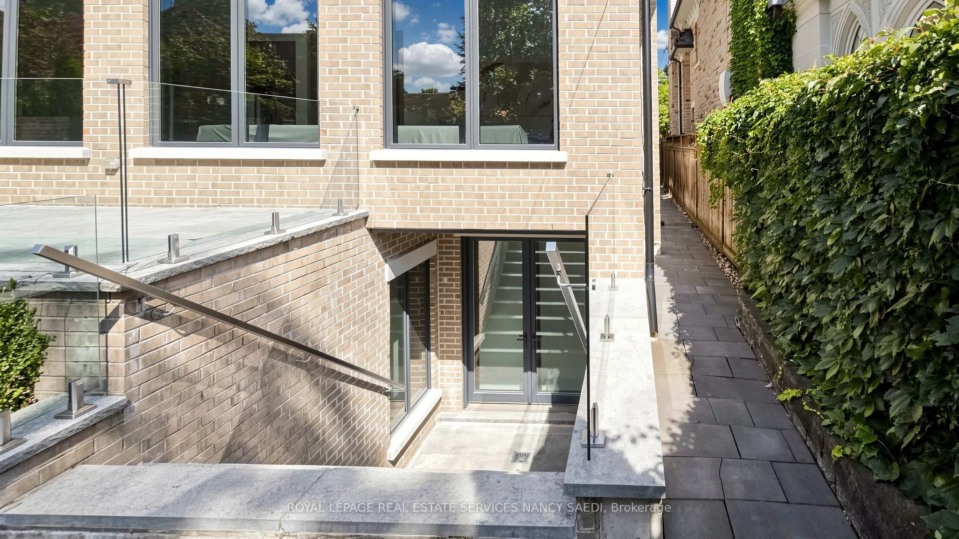 474 Russell Hill Road