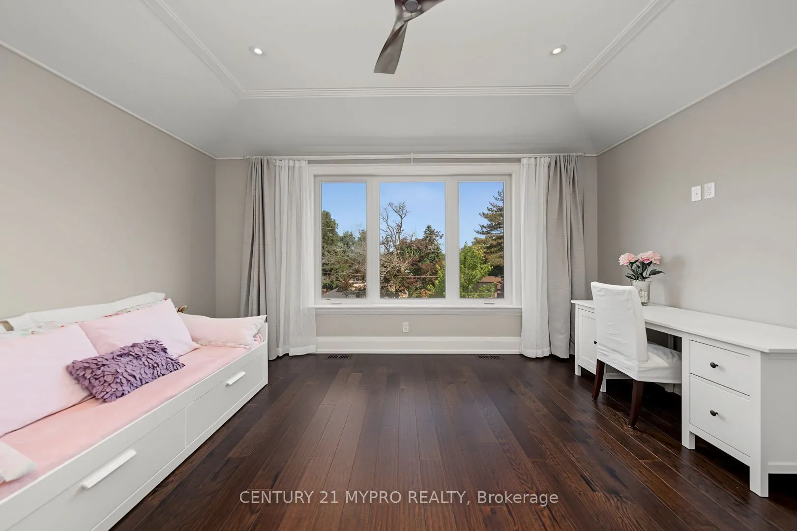 5 Glenelia Avenue