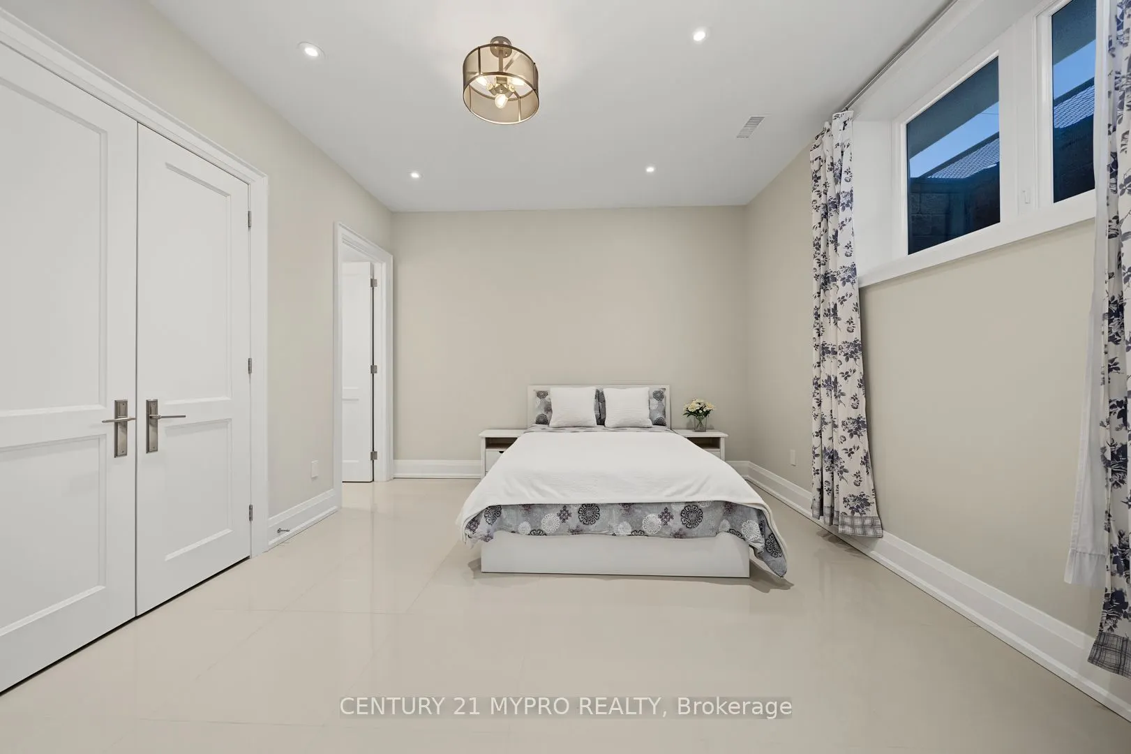 5 Glenelia Avenue
