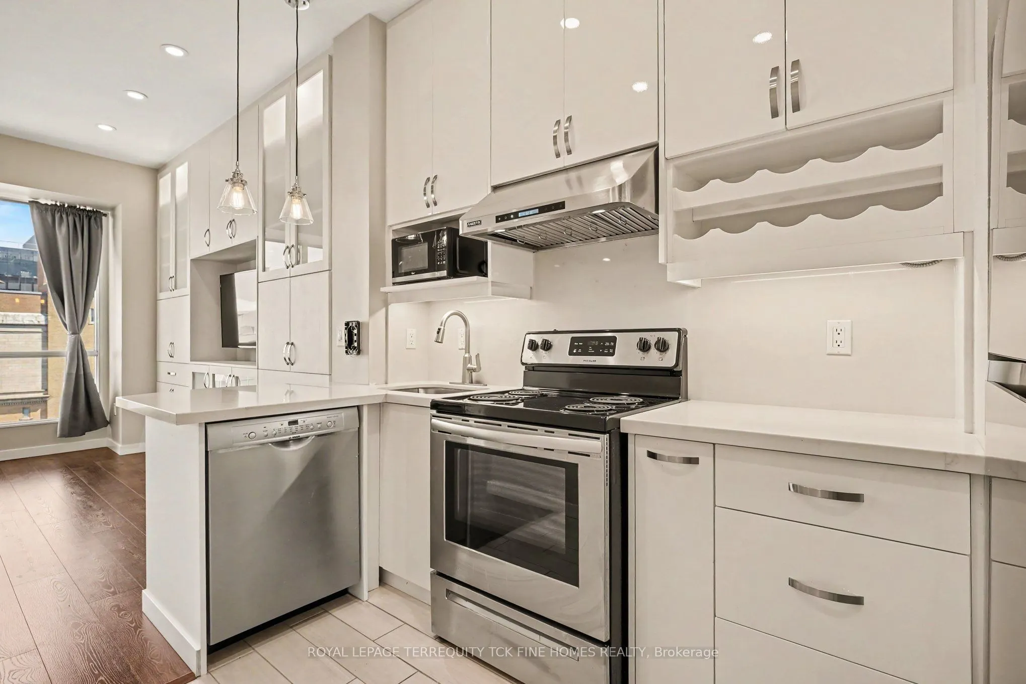 7 King Street E #1814