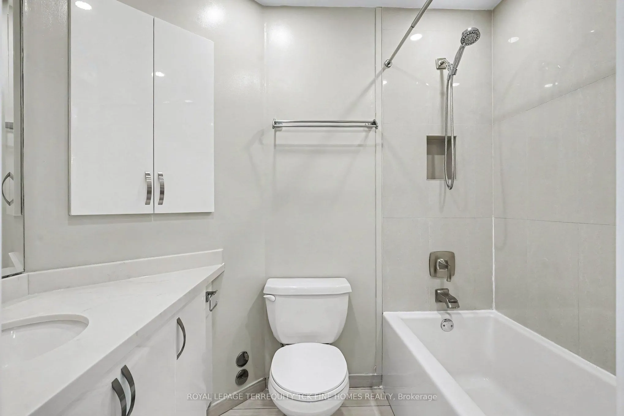 7 King Street E #1814