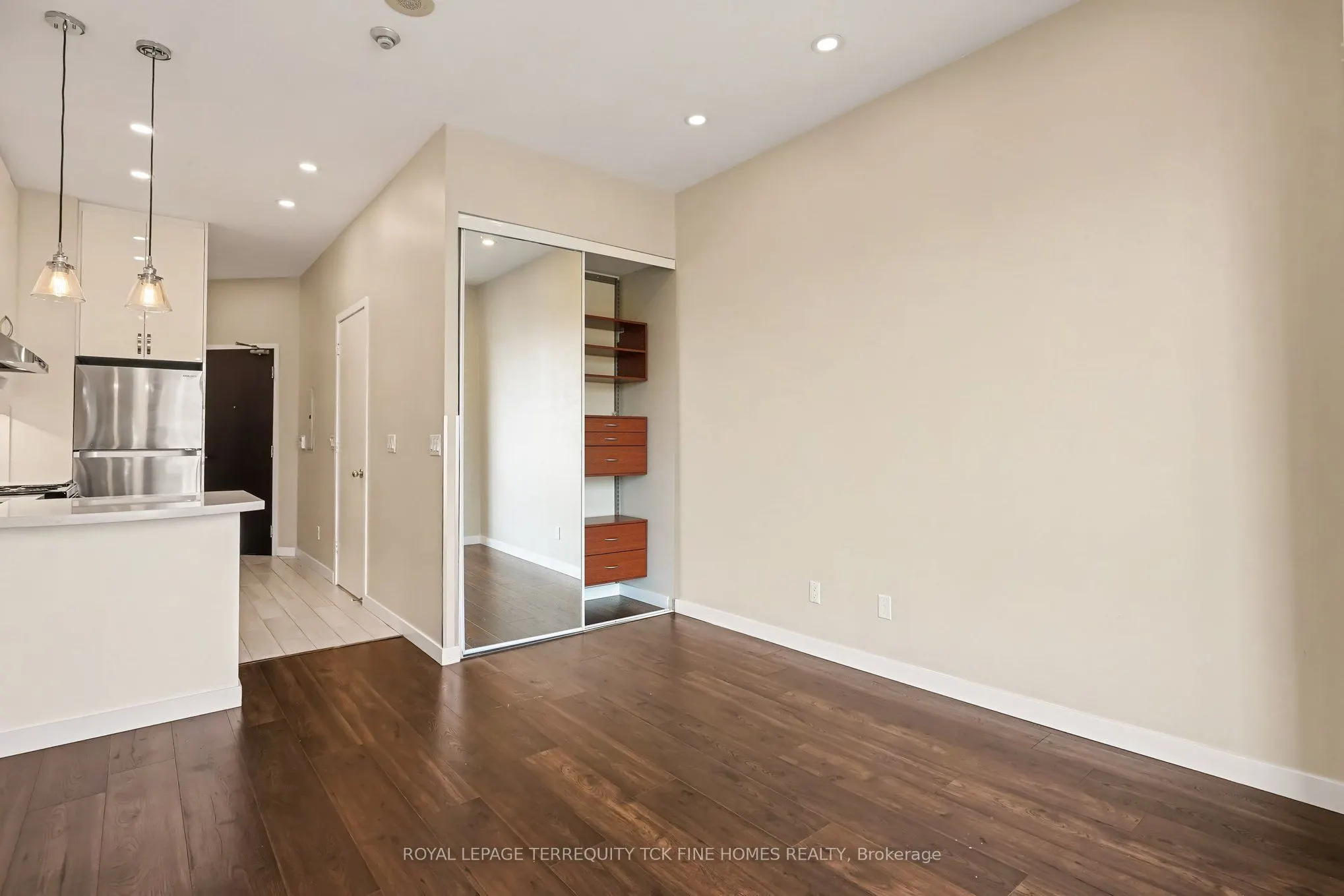 7 King Street E #1814