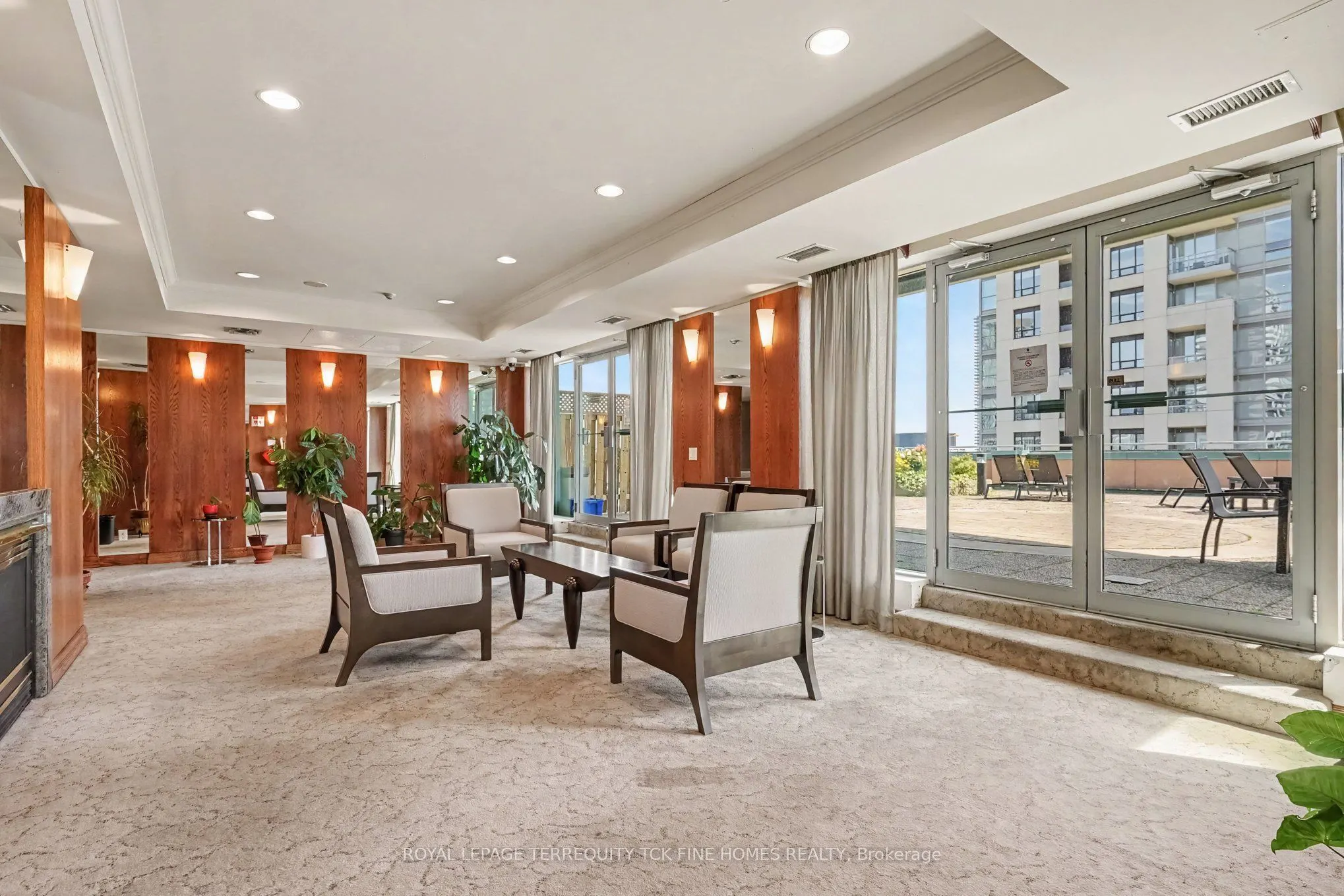 7 King Street E #1814