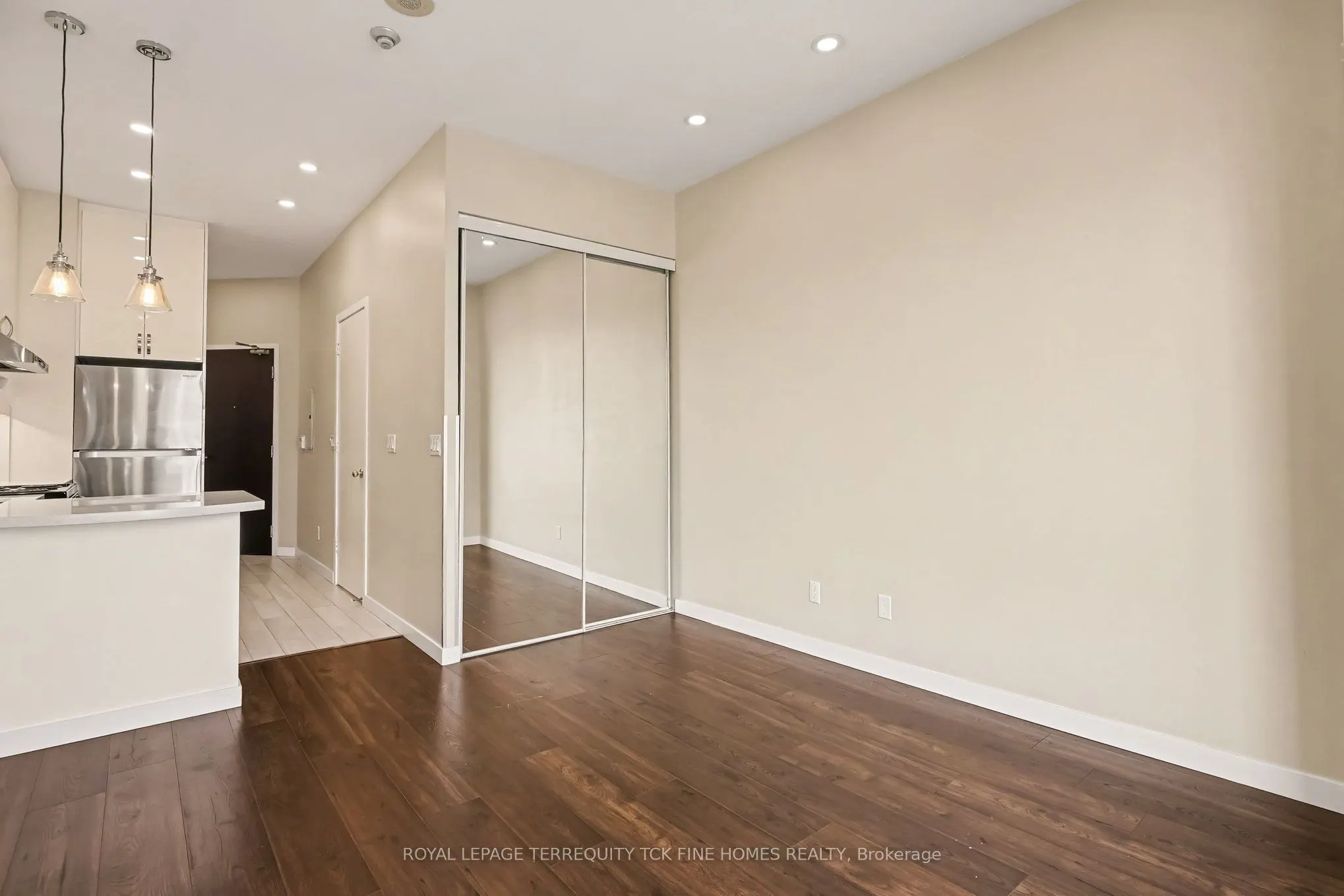 7 King Street E #1814
