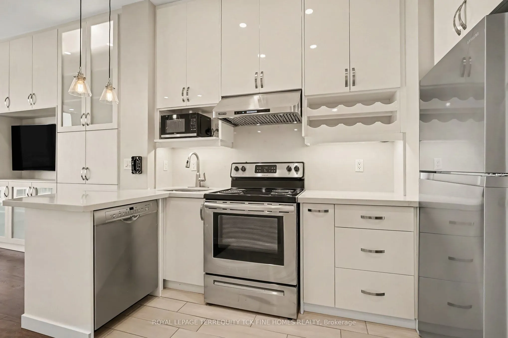 7 King Street E #1814