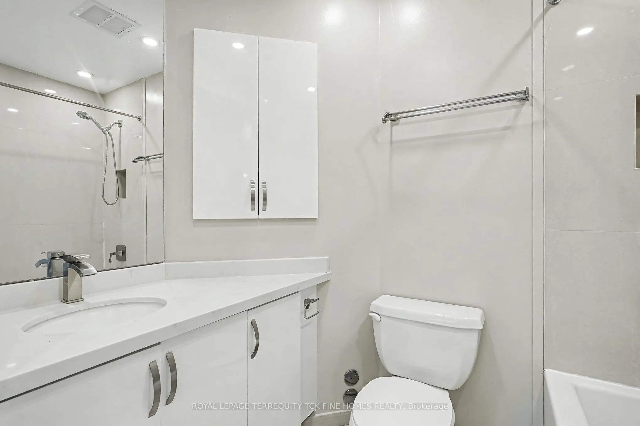 7 King Street E #1814