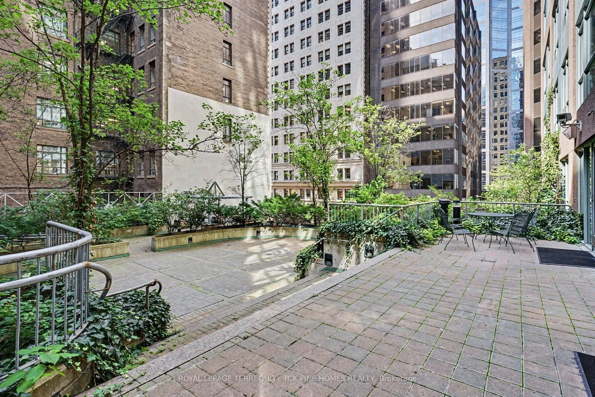 7 King Street E #1814