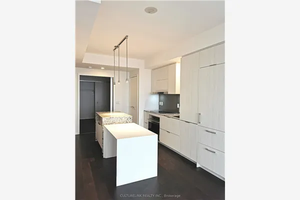 1 Bloor Street E #5508