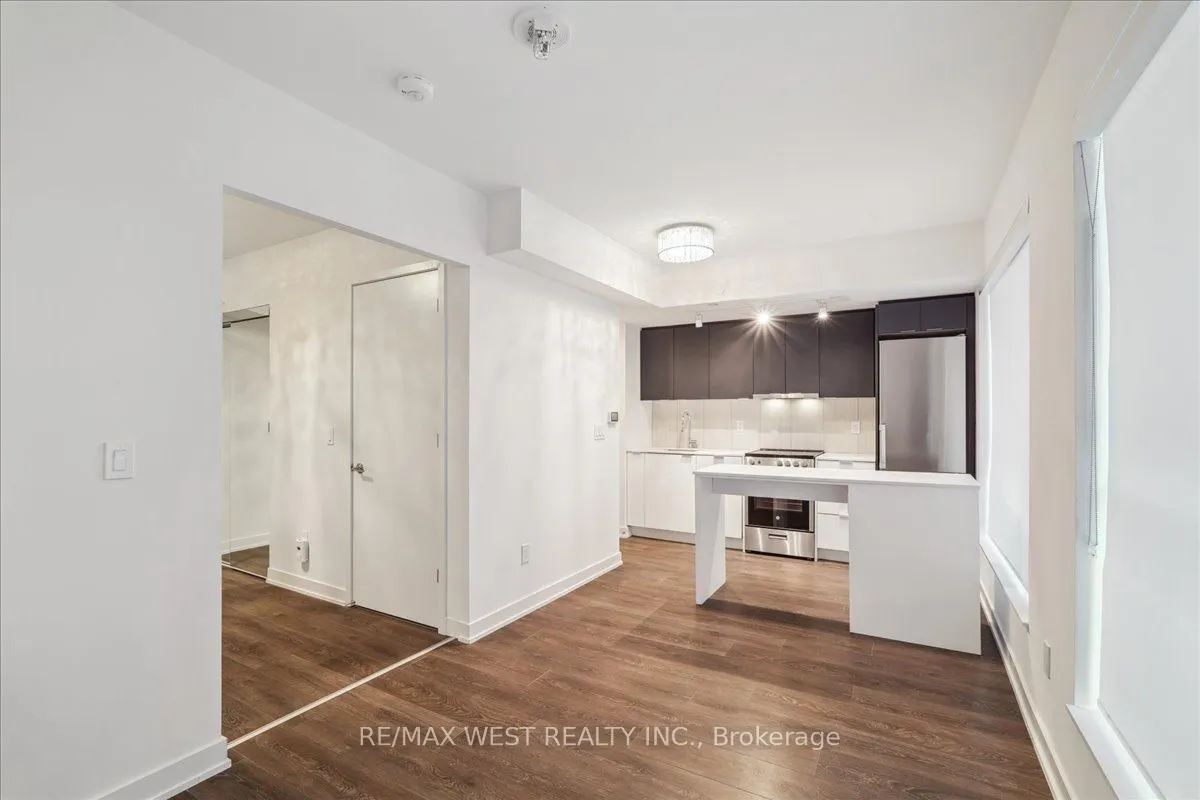 8 Tippett Road #426