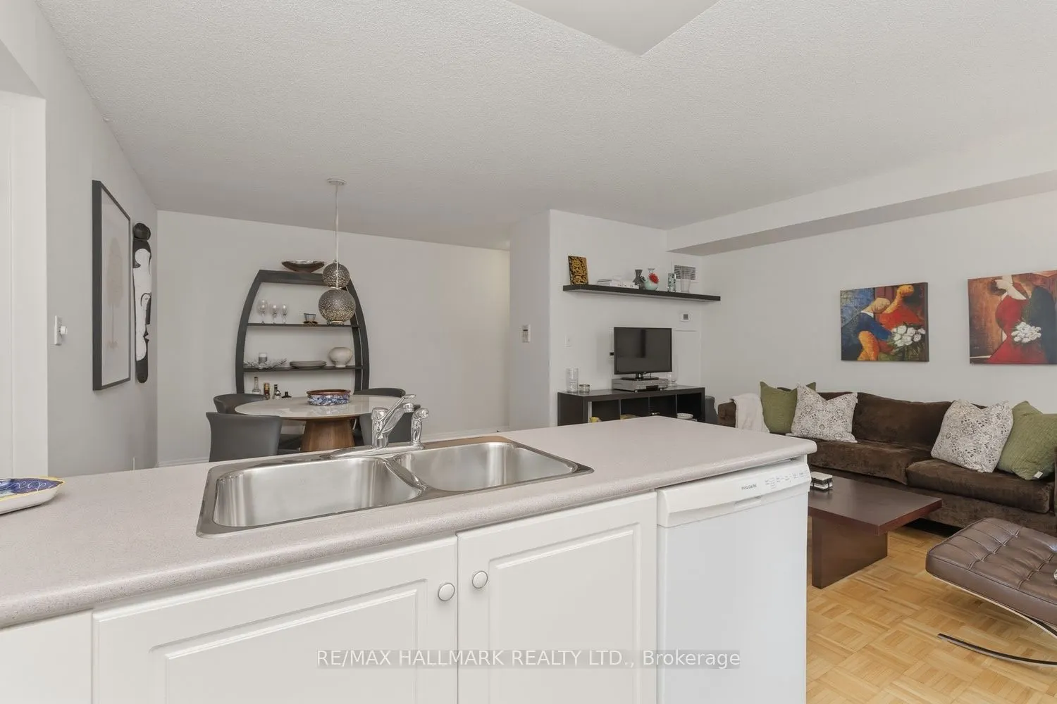 43 Eglinton Avenue E #310