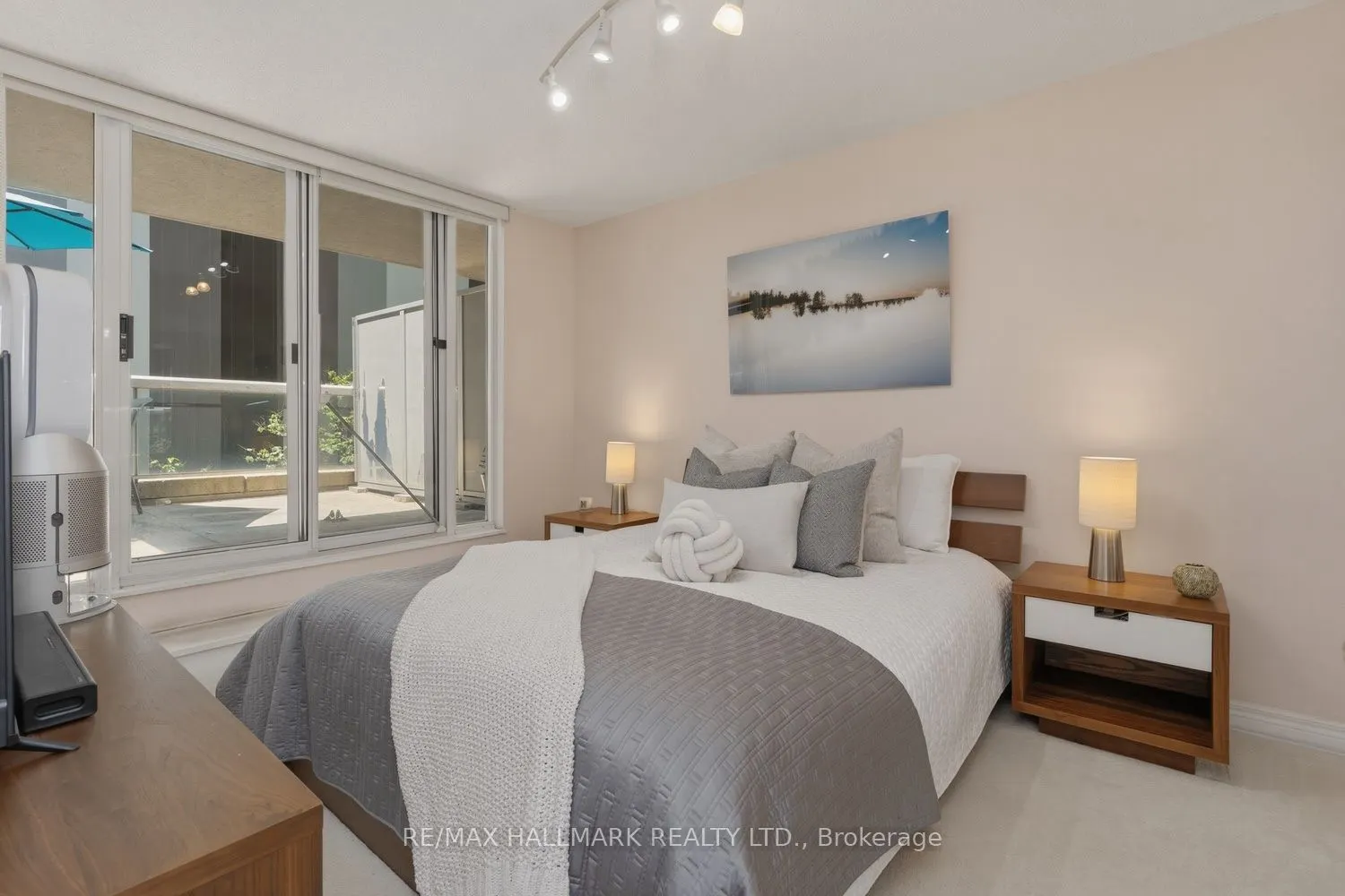 43 Eglinton Avenue E #310