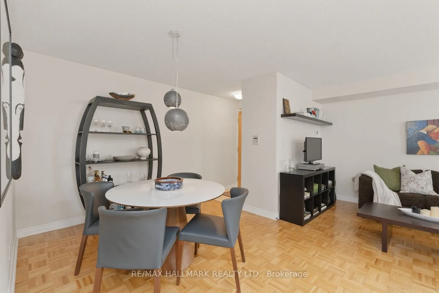 43 Eglinton Avenue E #310