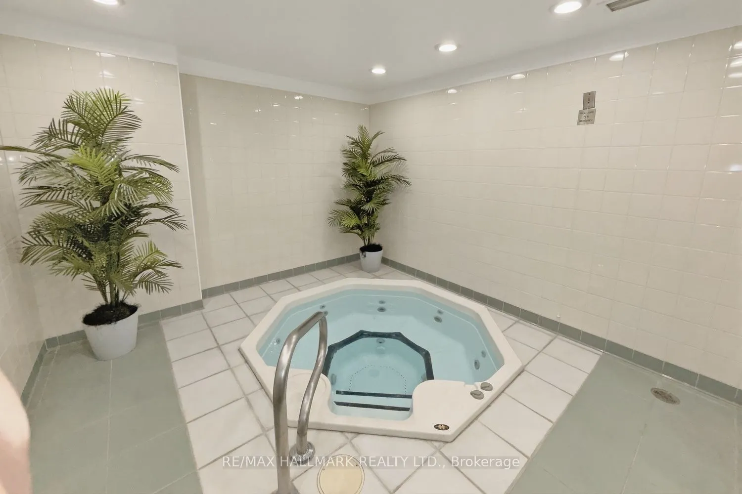 43 Eglinton Avenue E #310