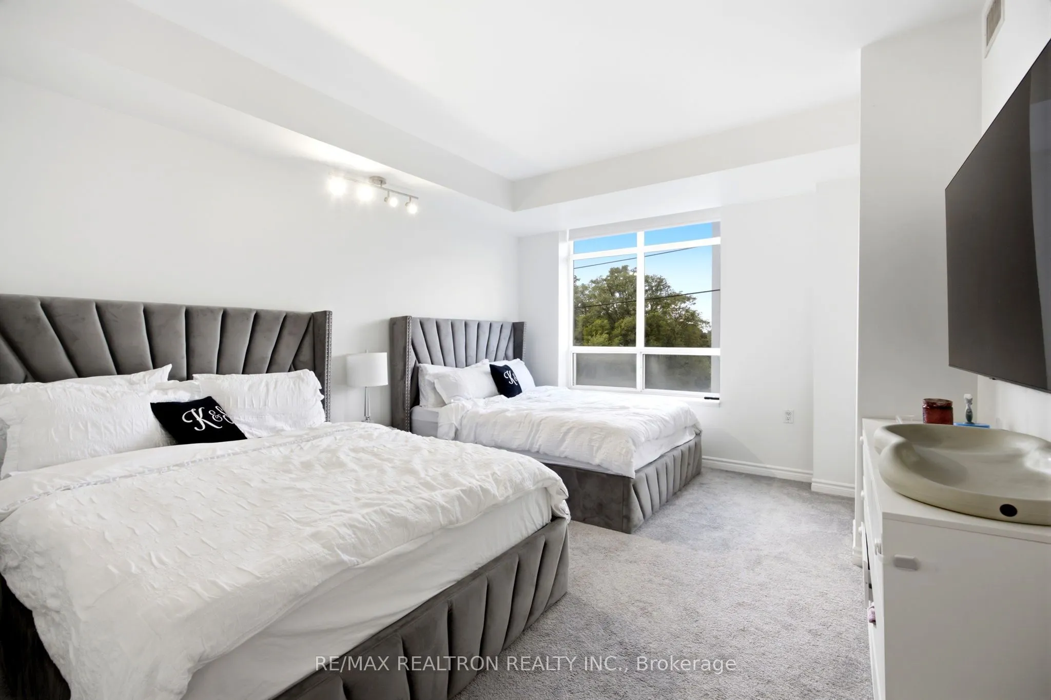 1 Glen Park Avenue #304