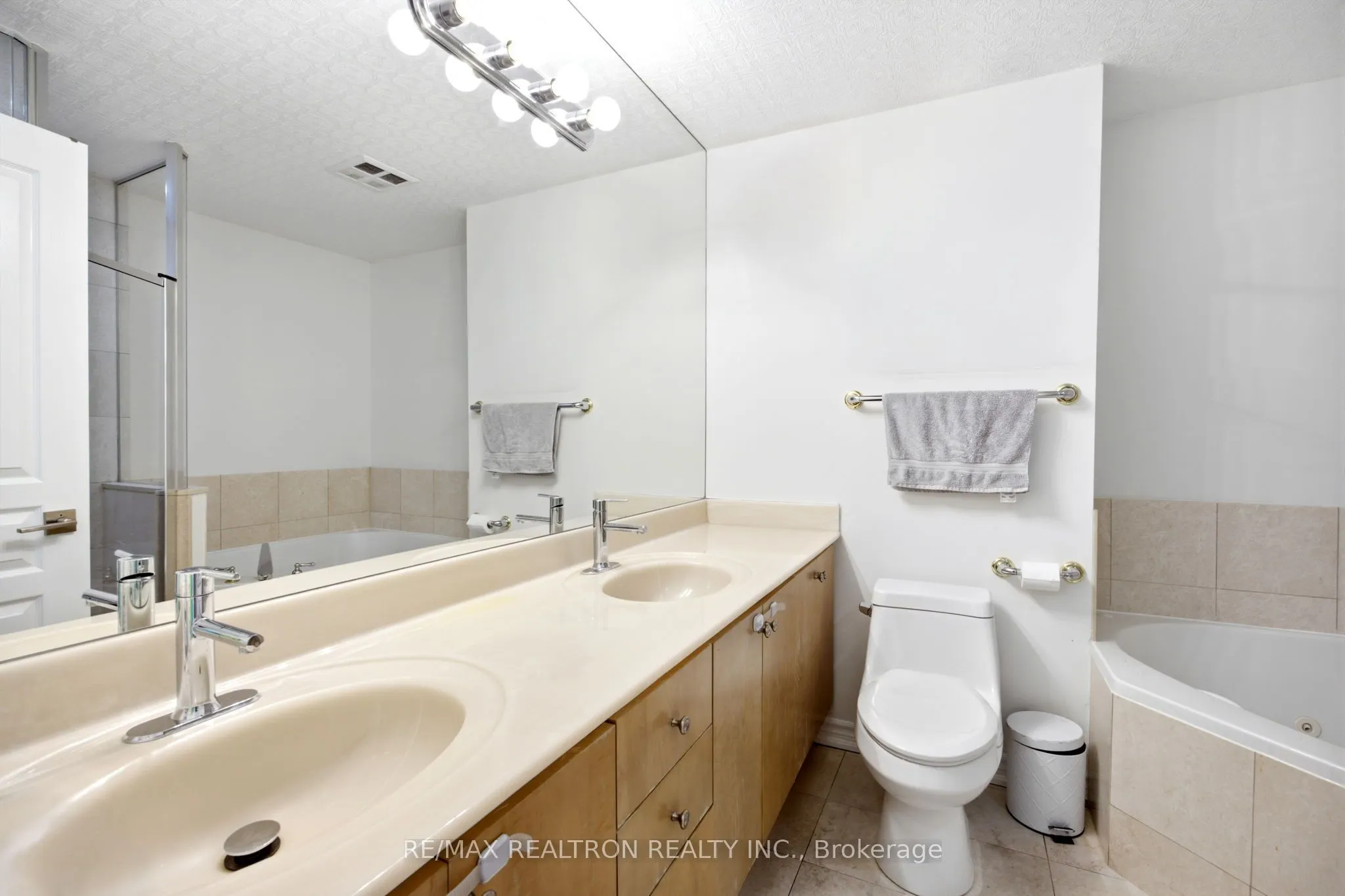 1 Glen Park Avenue #304