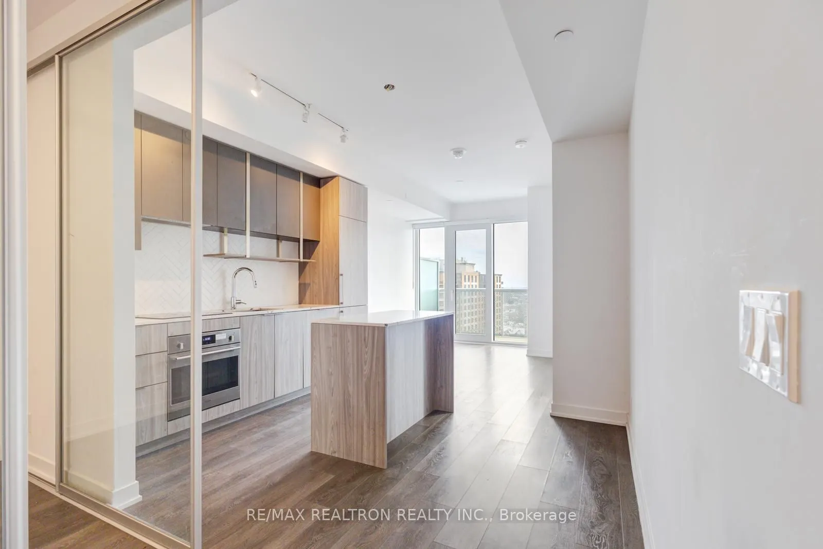 15 Holmes Avenue #1701
