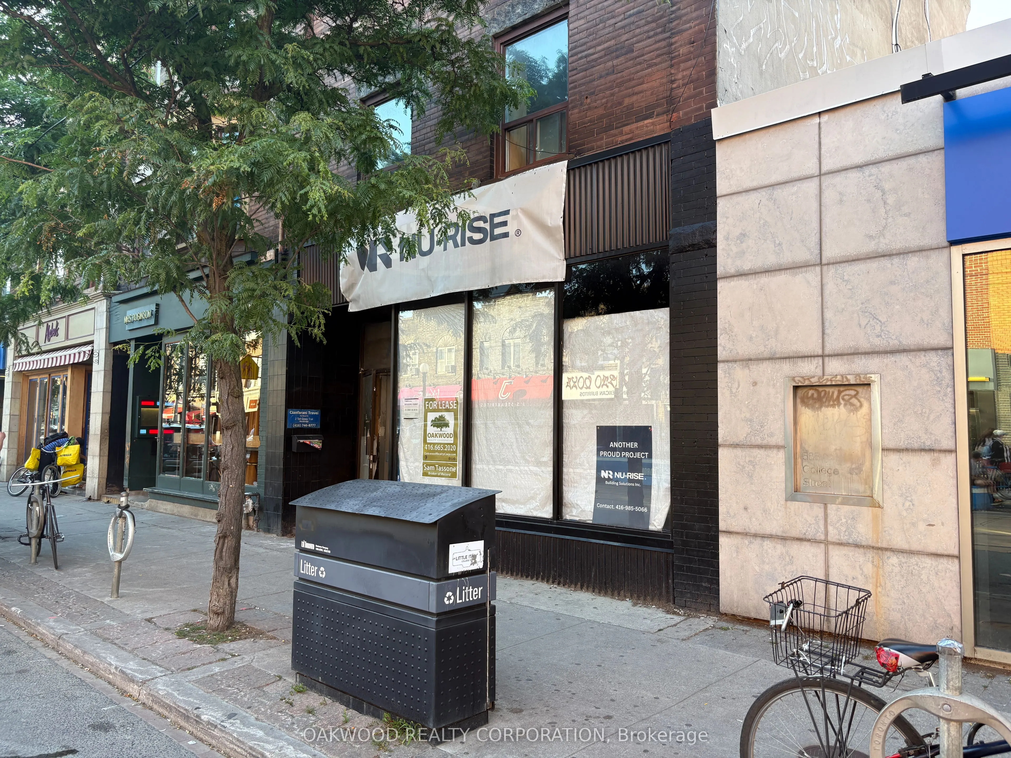 572 College Street
