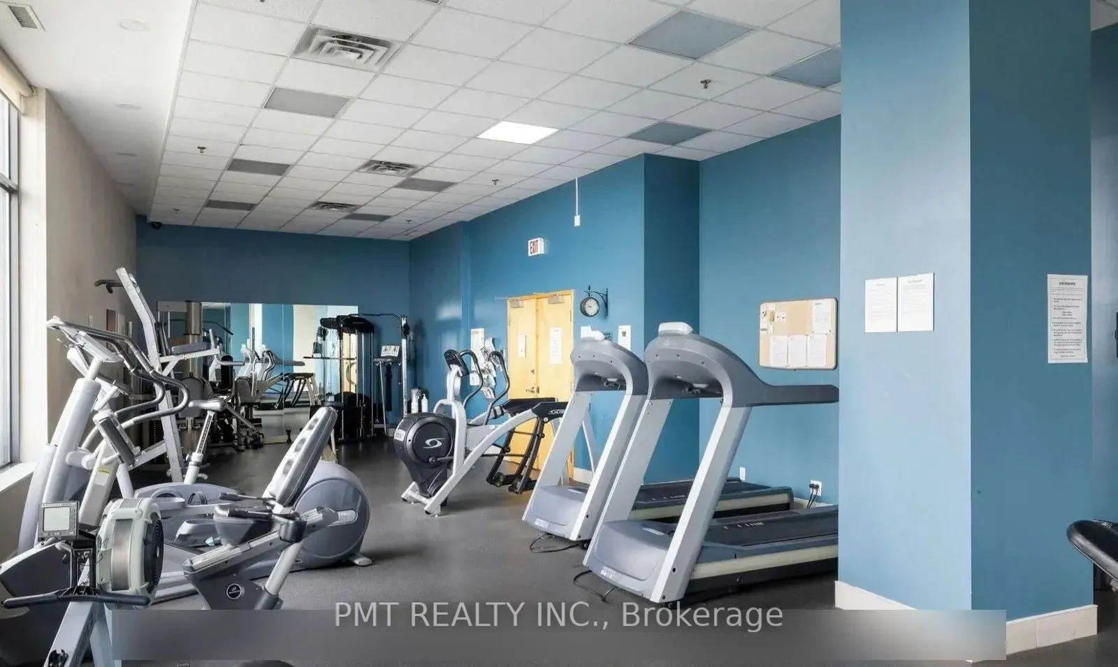 700 King Street W #208