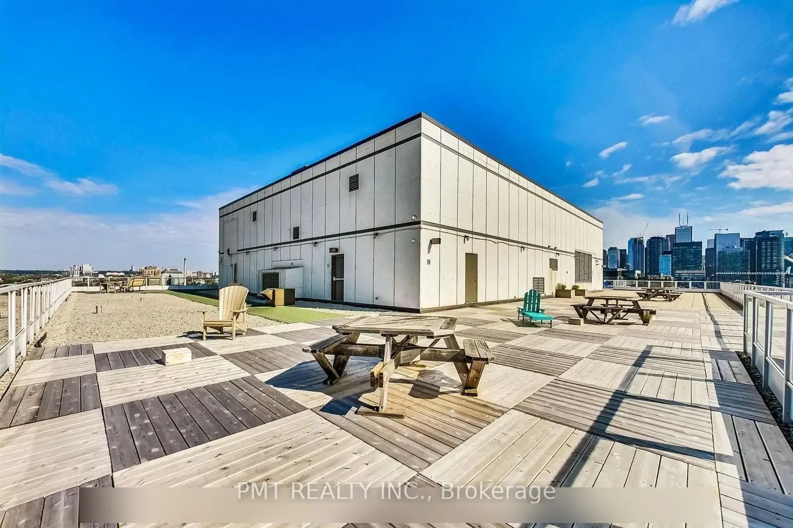 700 King Street W #208