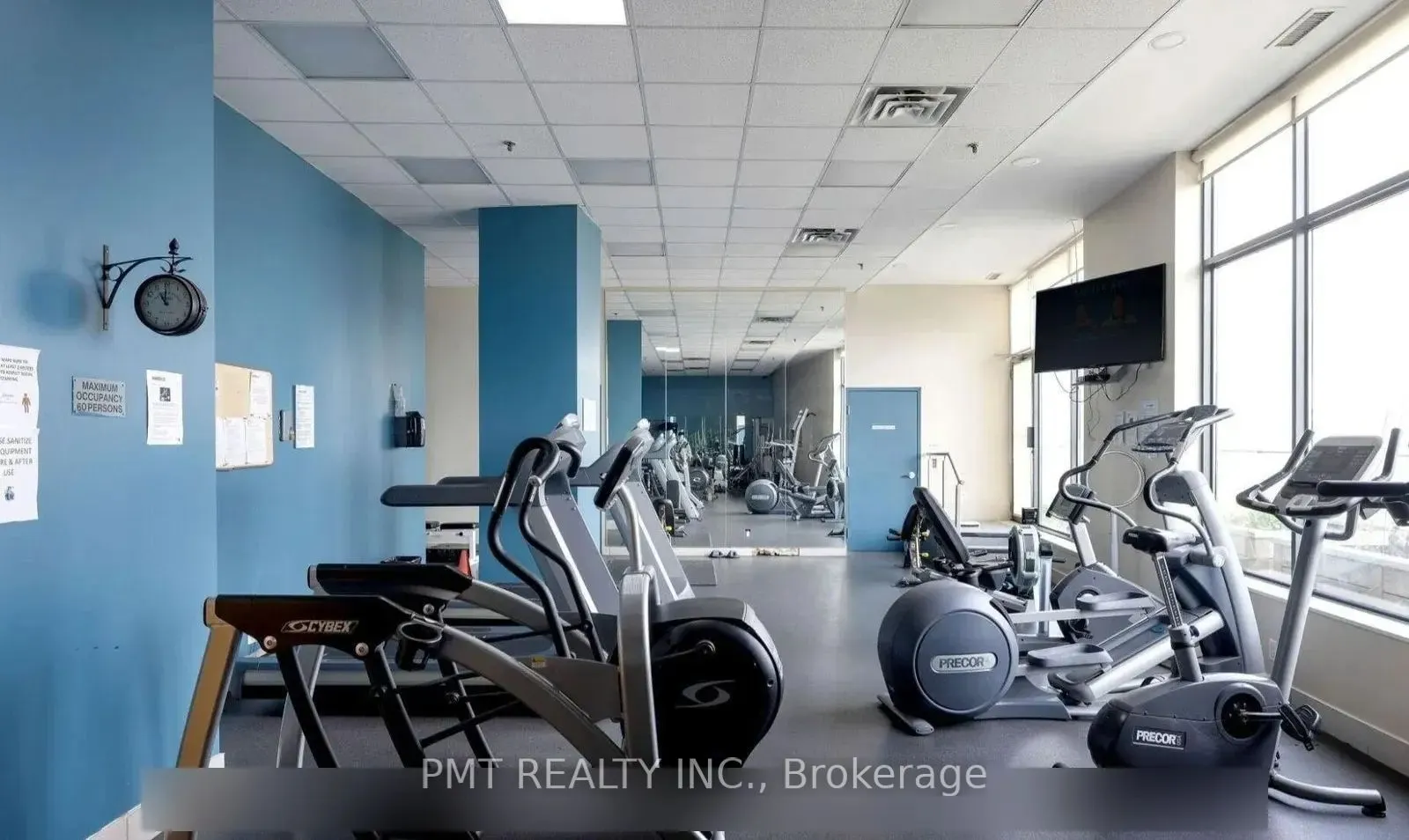 700 King Street W #208