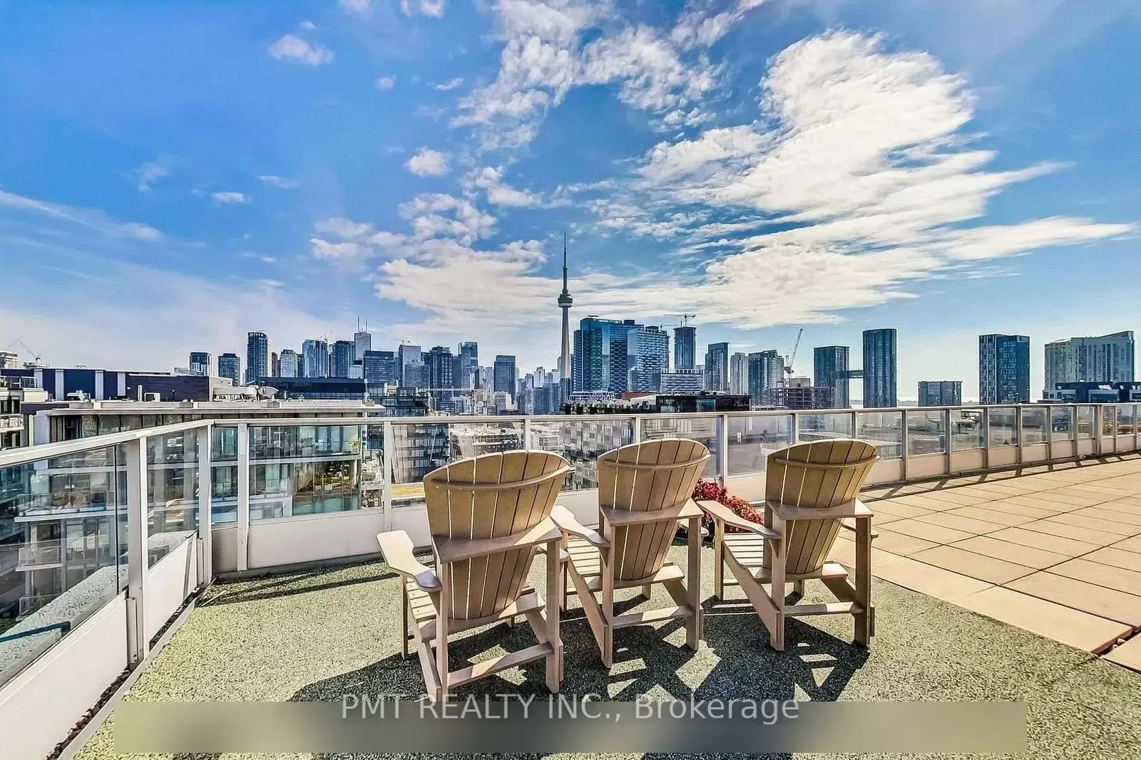 700 King Street W #208
