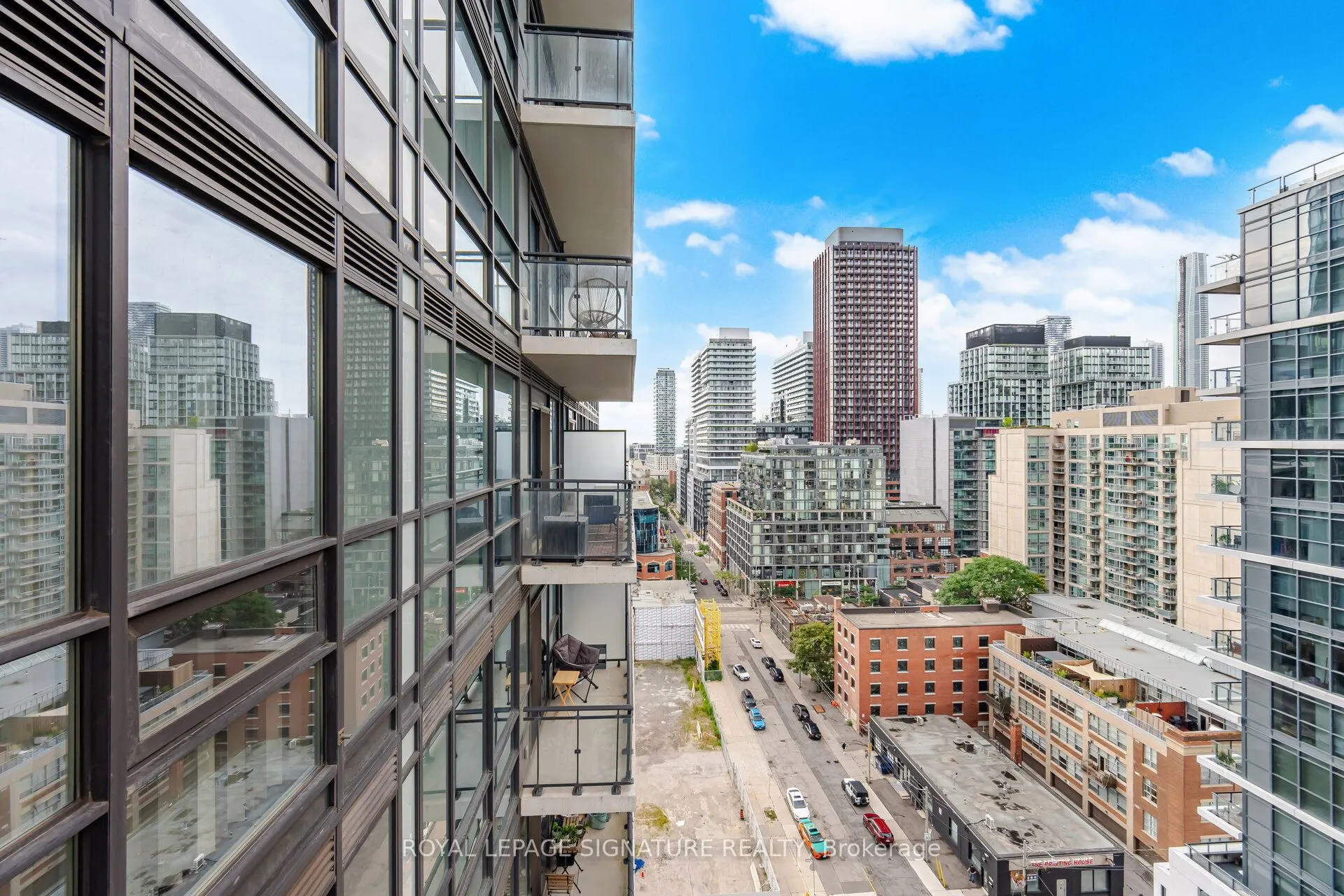 460 Adelaide Street E #1801