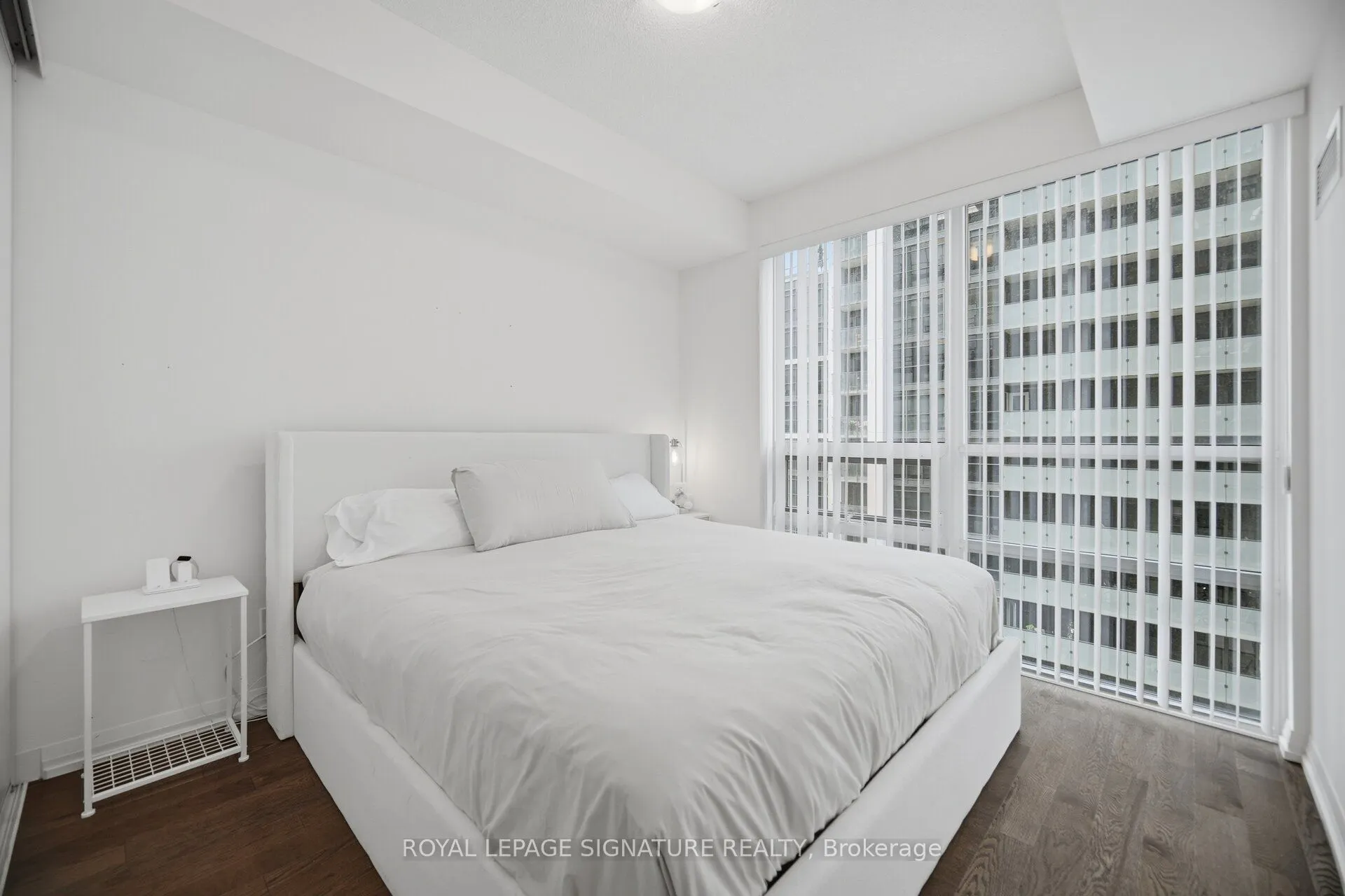 460 Adelaide Street E #1801